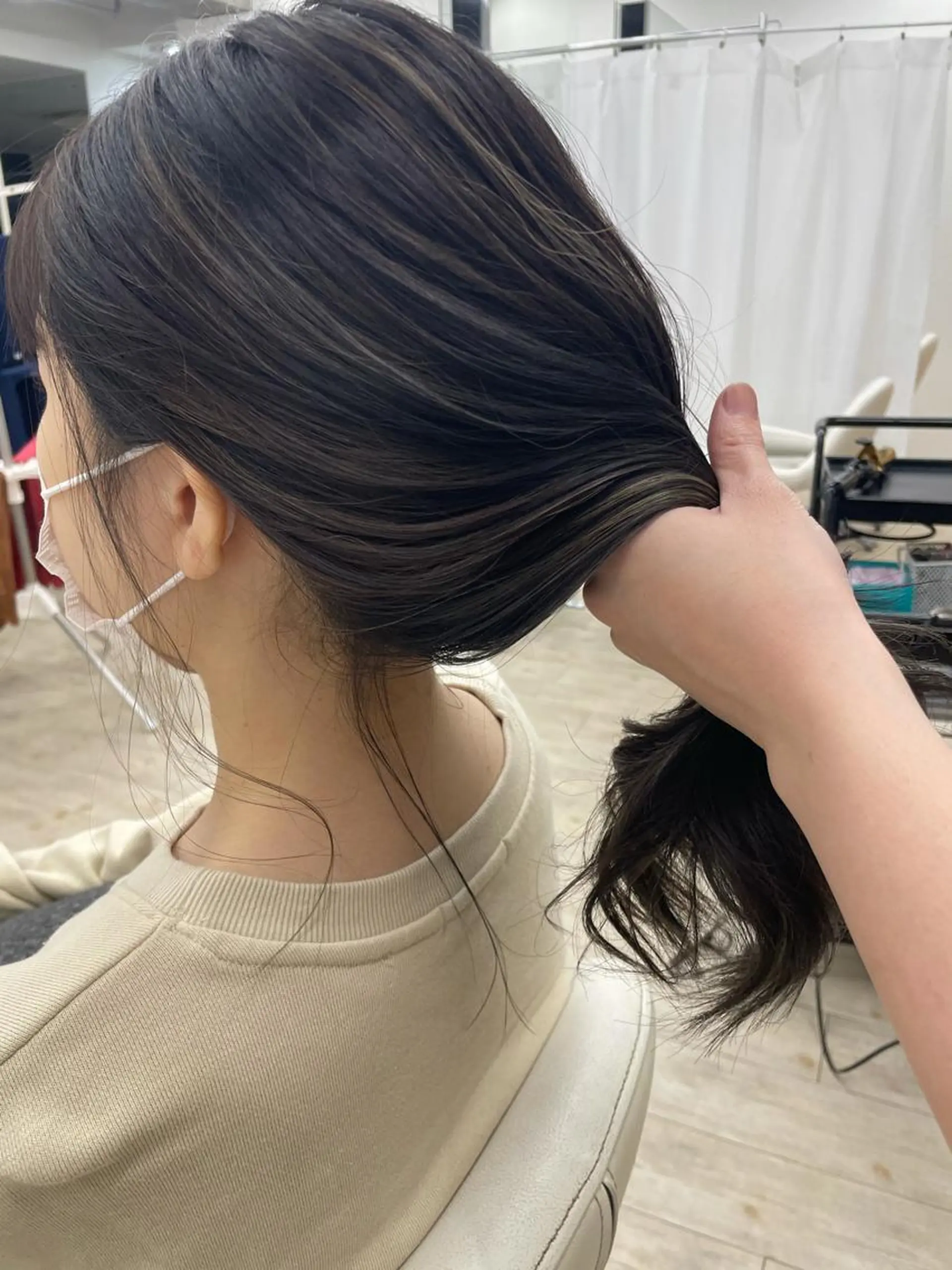 セミロング ハイライト 心斎橋/海外レイヤー 募集中三好玲奈のヘアスタイル