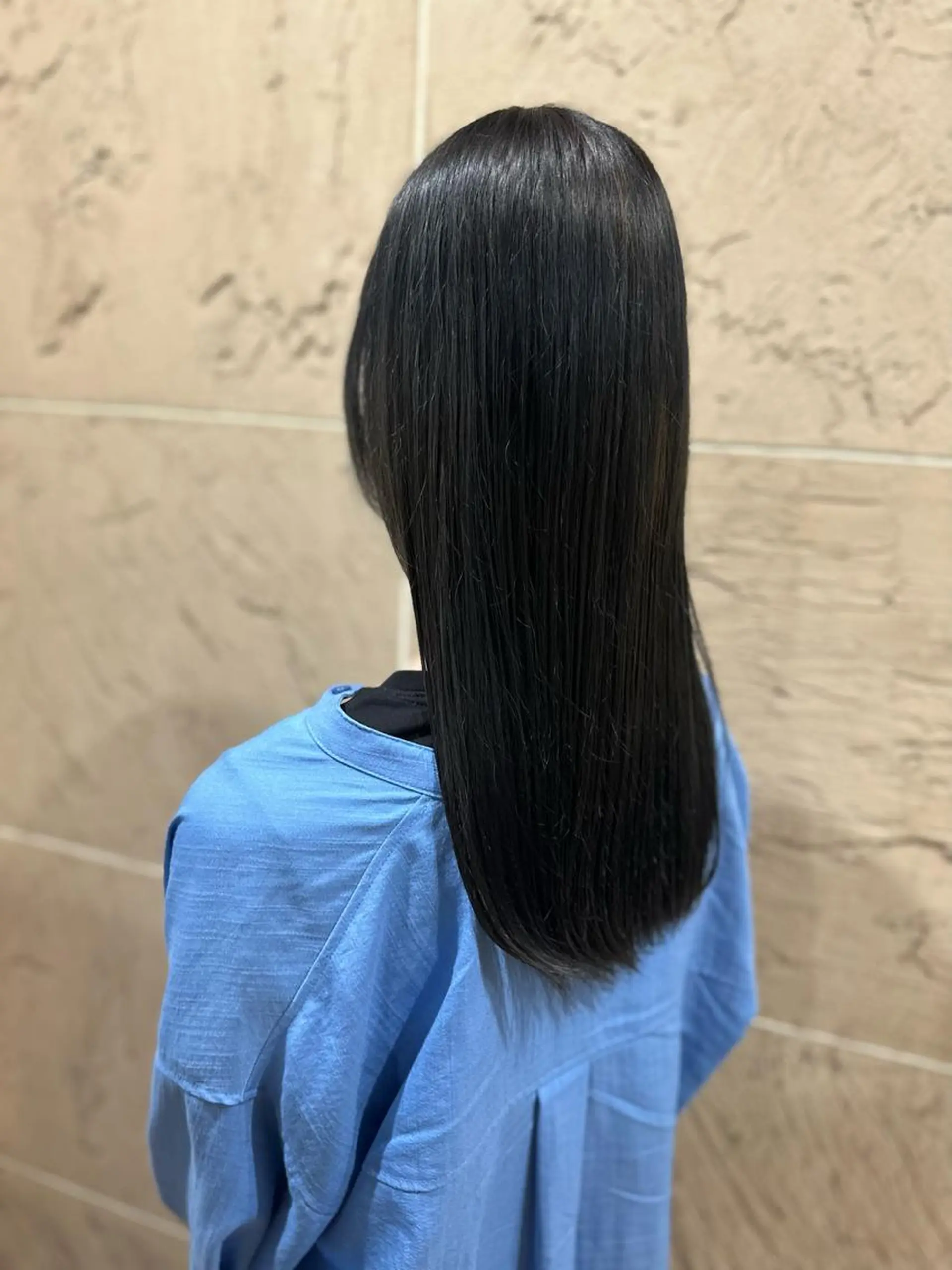ロング カラー 黒髪 ブルーカラー ブルーブラック 溜 一太のヘアスタイル