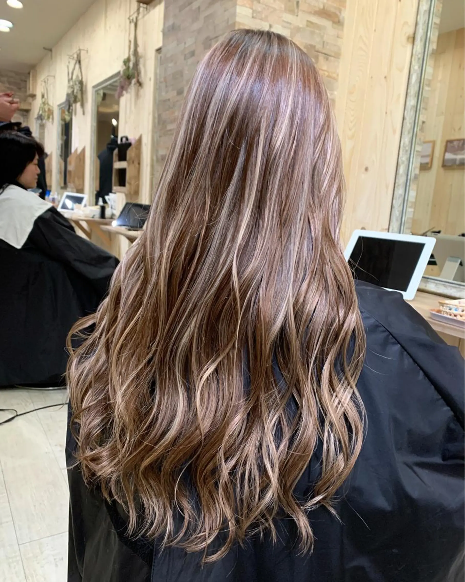ロング カット ヘアカラー 高山 滉太のヘアスタイル