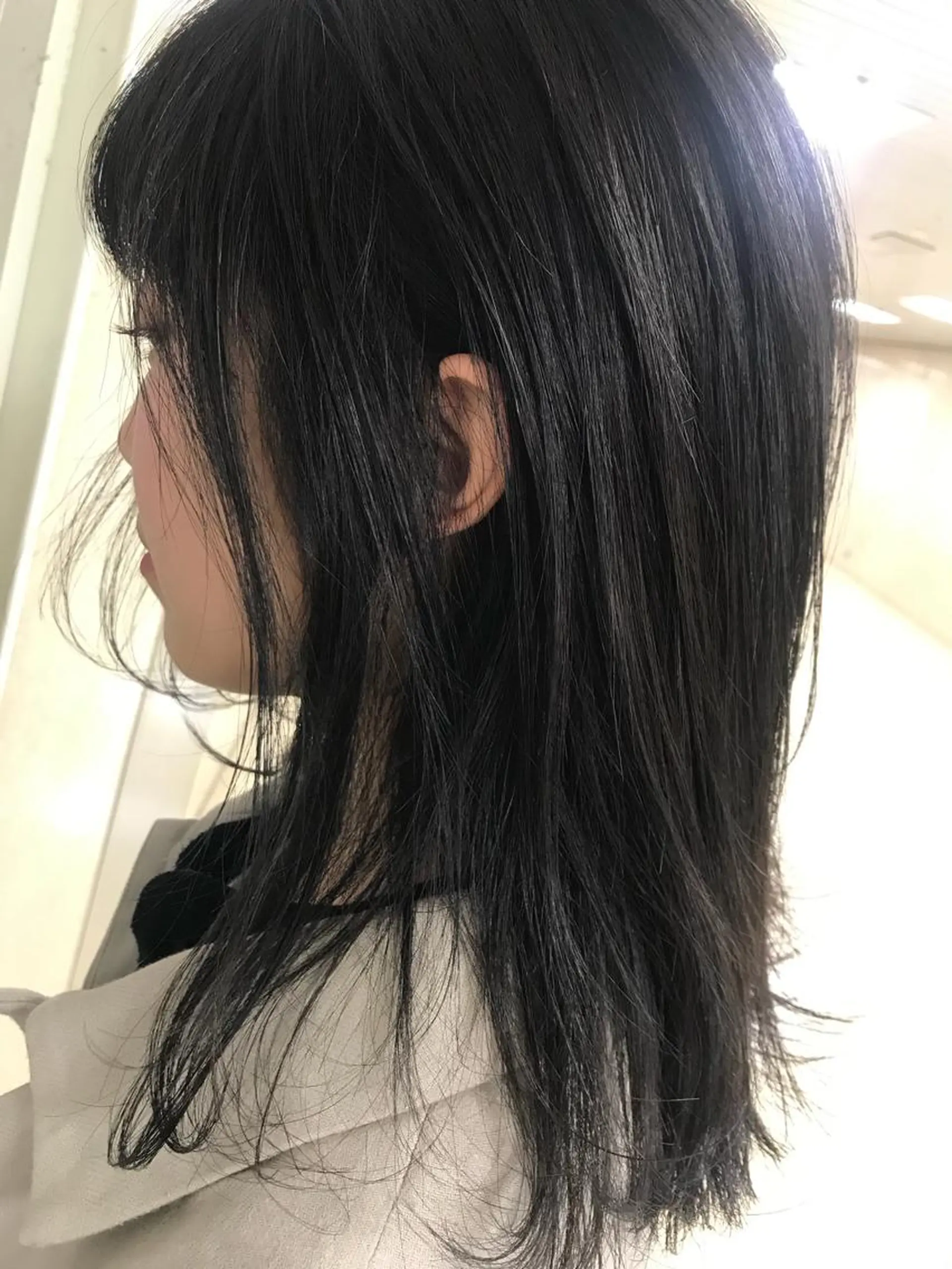 ミディアム カラー 黒髪 カット ヘアカラー トリートメント 菅村 勇亮のヘアスタイル