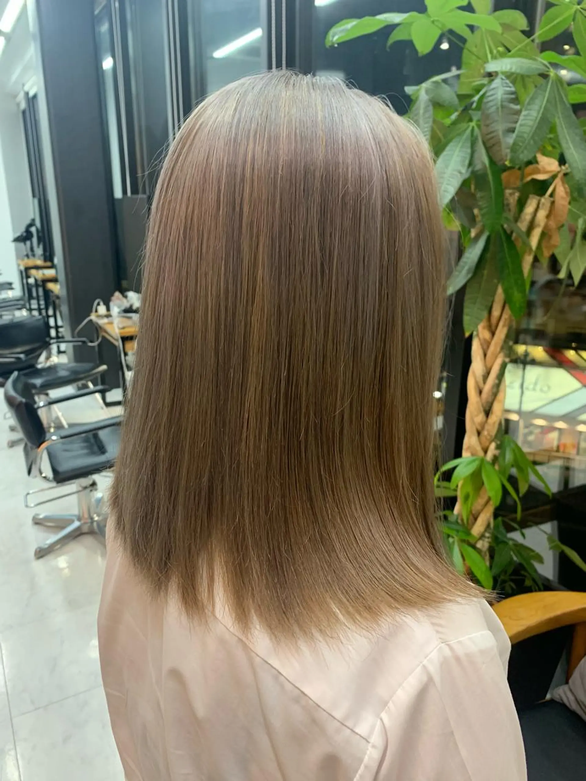 セミロング カラー 光透け髪🫧 moekaのヘアスタイル