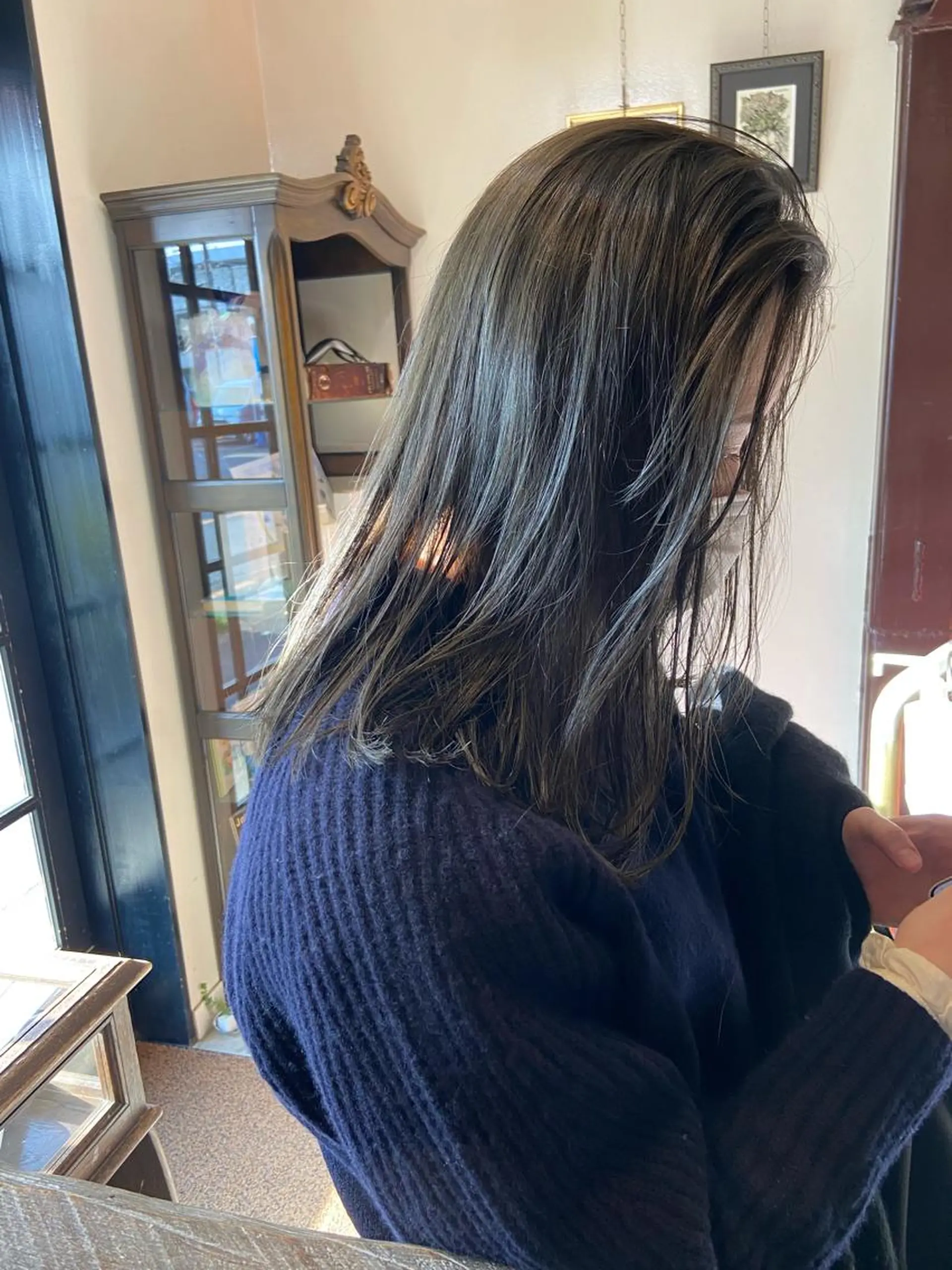 セミロング カラー ヘアカラー 吉川 愛美李のヘアスタイル