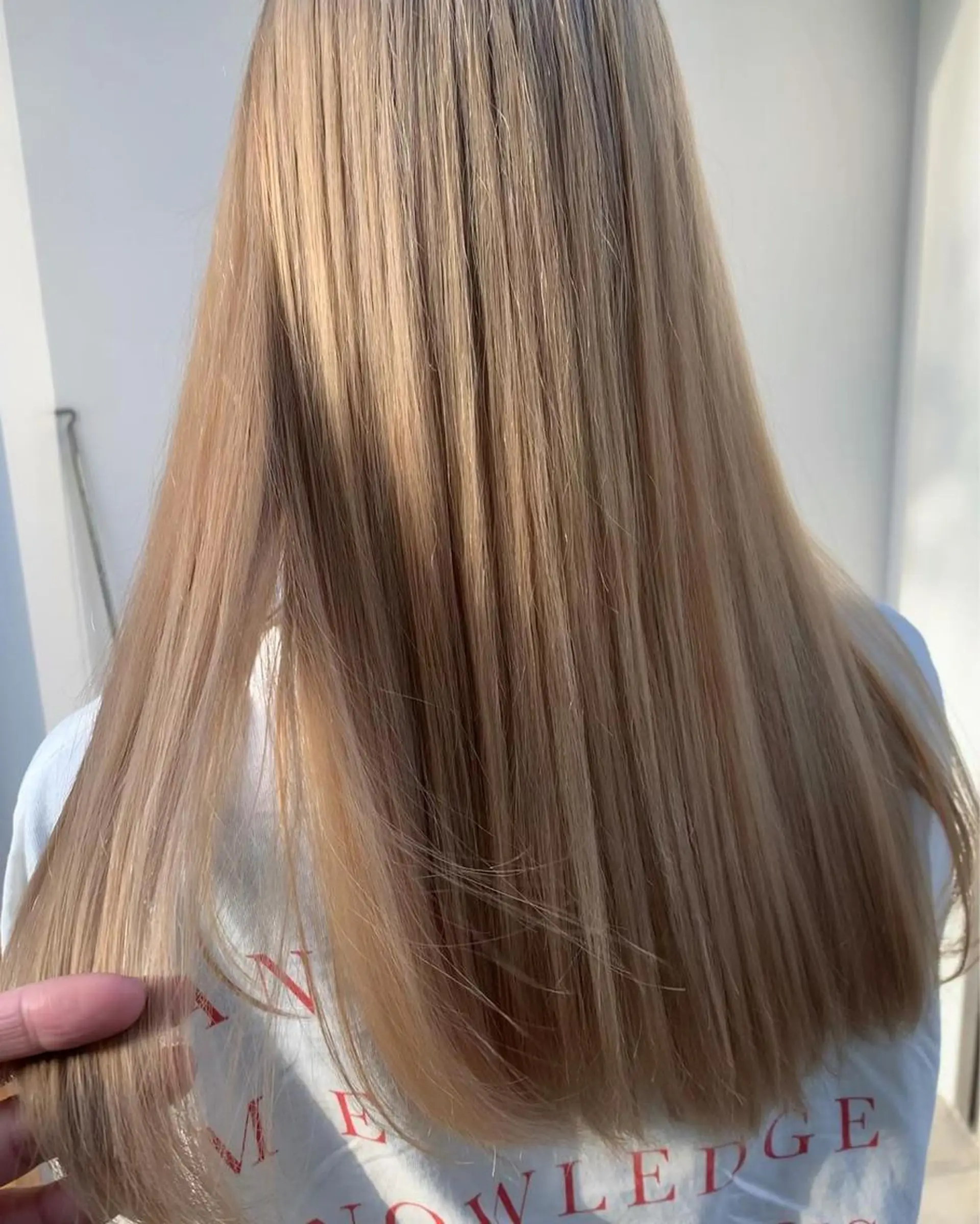 セミロング カラー ベージュカラー ブリーチ ブロンド ケアブリーチ ホワイトベージュ ヘアカラー 中目黒🌼 🌼ハナのヘアスタイル