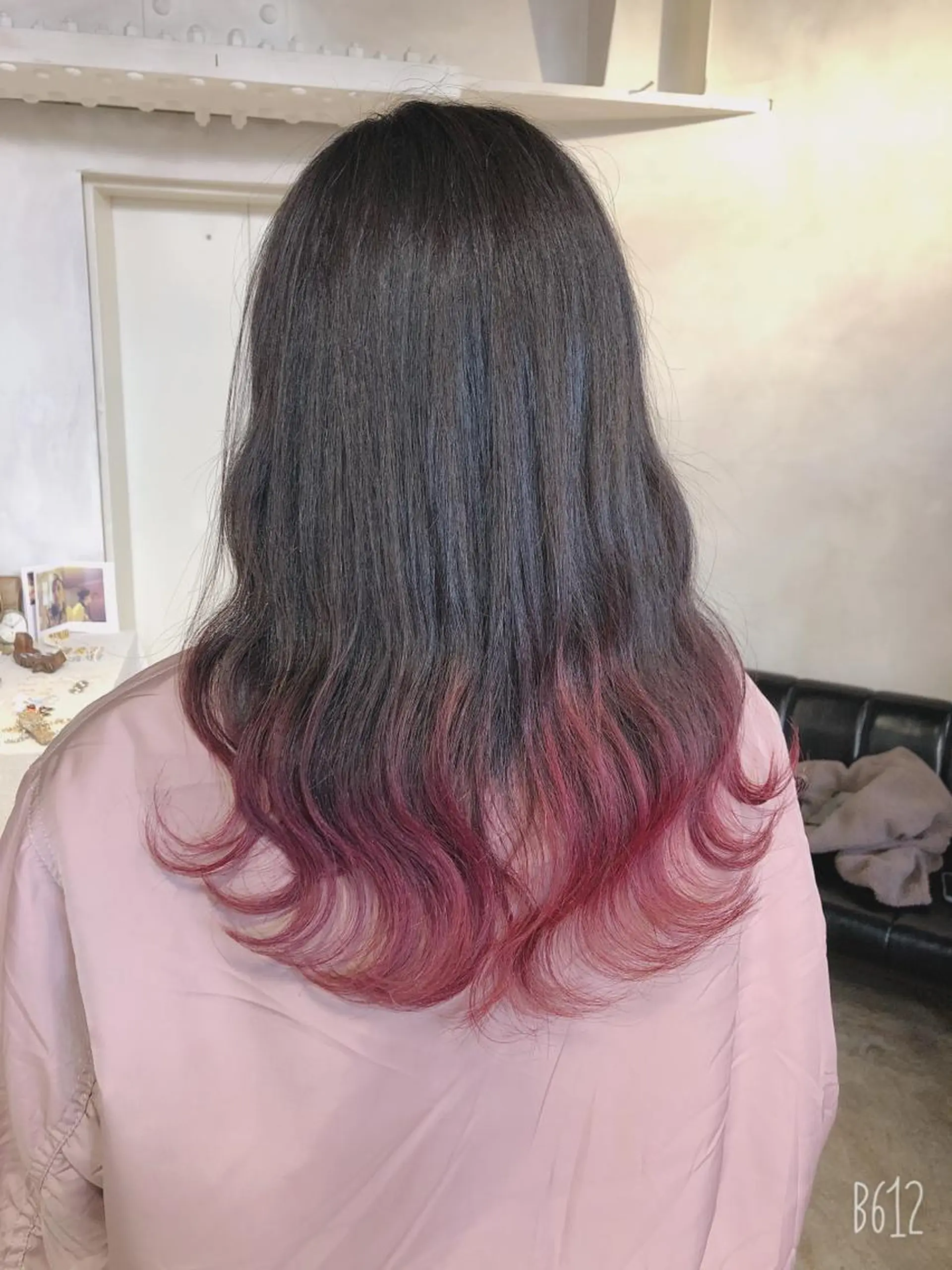 セミロング カラー ブリーチ グラデーションカラー ピンクカラー ピンクパープル パープルカラー ヘアカラー ALLY（アリー）所属・ミニモお気に入り数 No.1宍戸雄弥のヘアスタイル