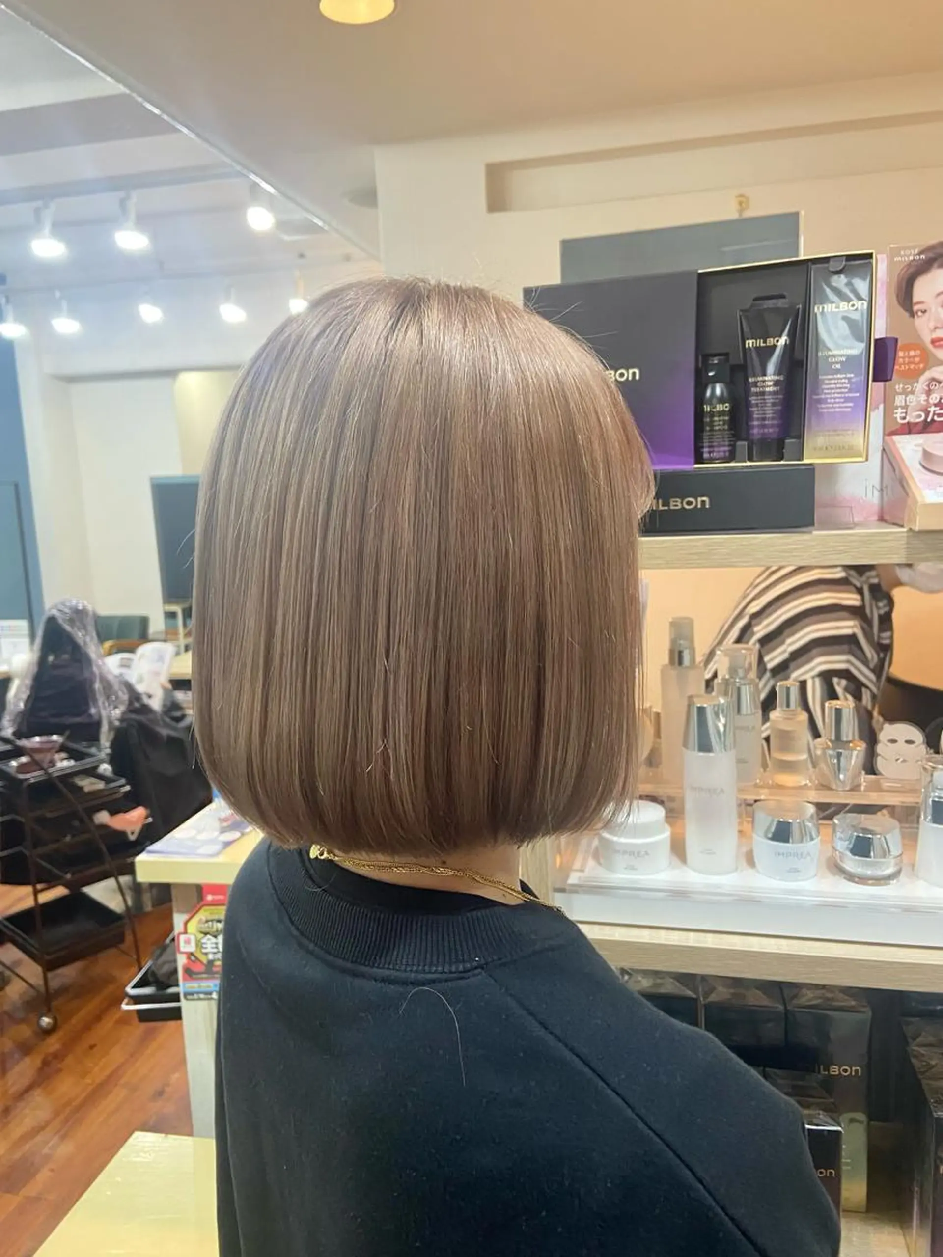 ショート ヘアカラー トリートメント 伏見稲荷/髪質改善/ ブリーチ/西川奈穂のヘアスタイル