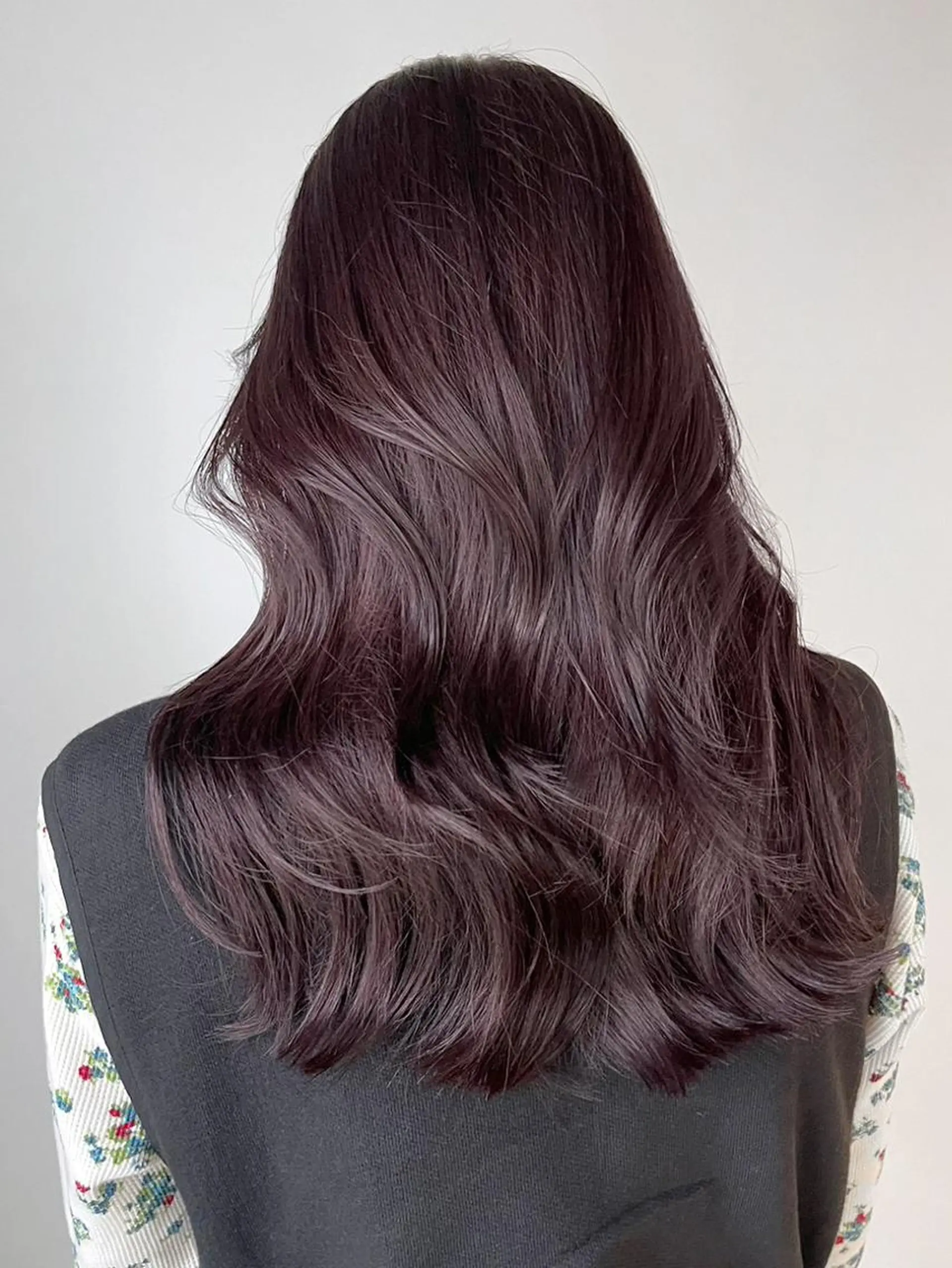 セミロング カラー カシス グレージュ レイヤーカット カット ヘアカラー トリートメント ITbyALBUM 藤沢店のヘアスタイル