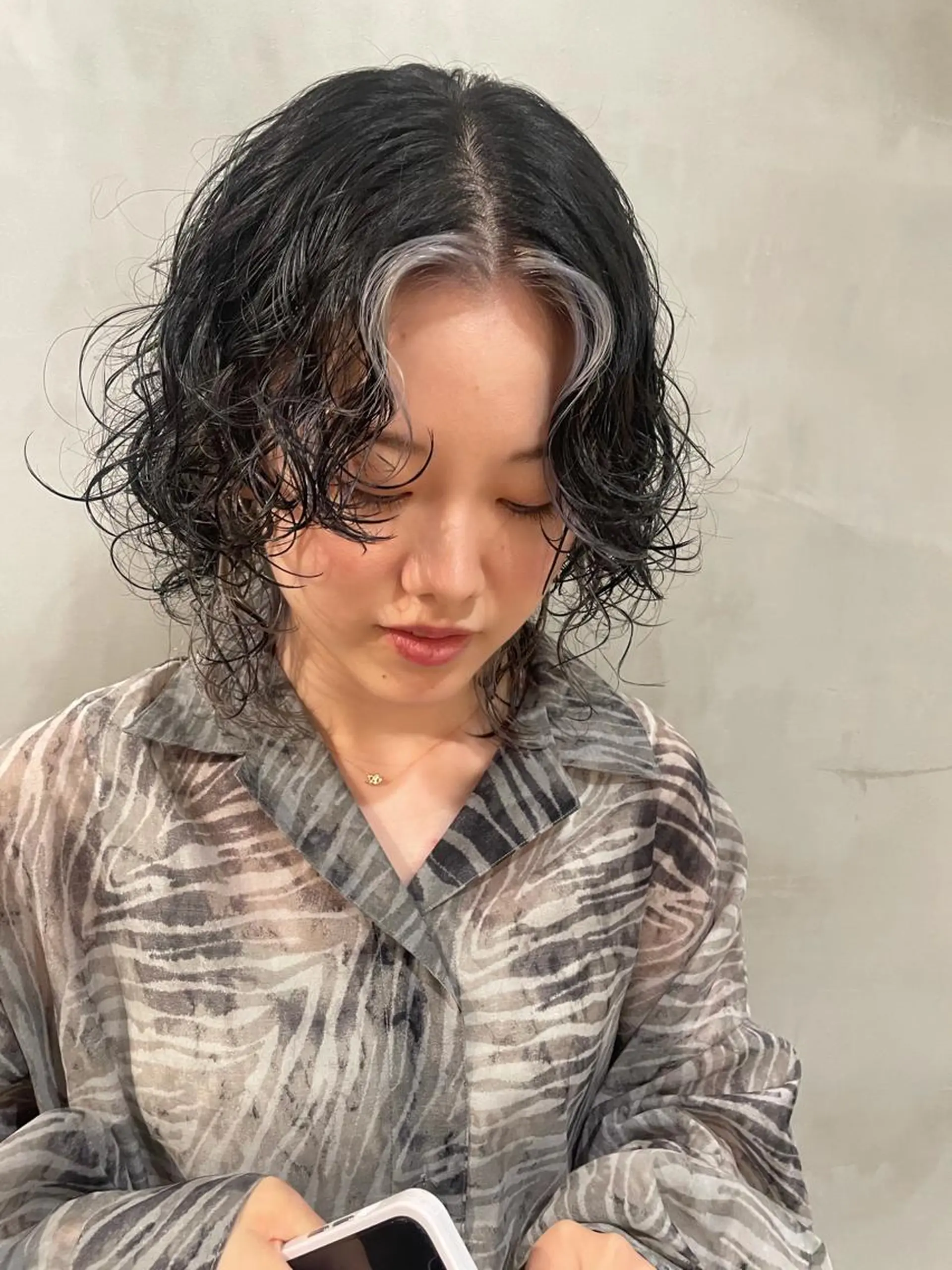 ミディアム カラー カット パーマ 優 作のヘアスタイル