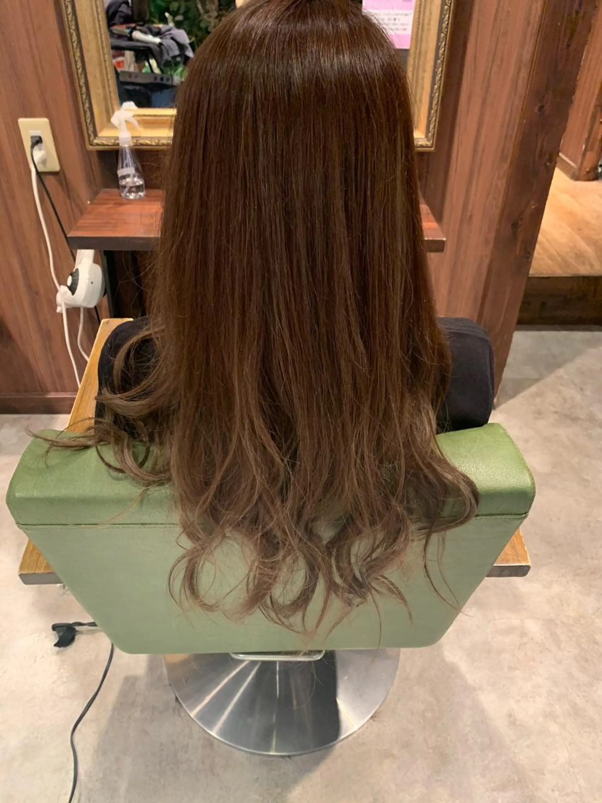 ロング カラー 岩永 瑞希のヘアスタイル