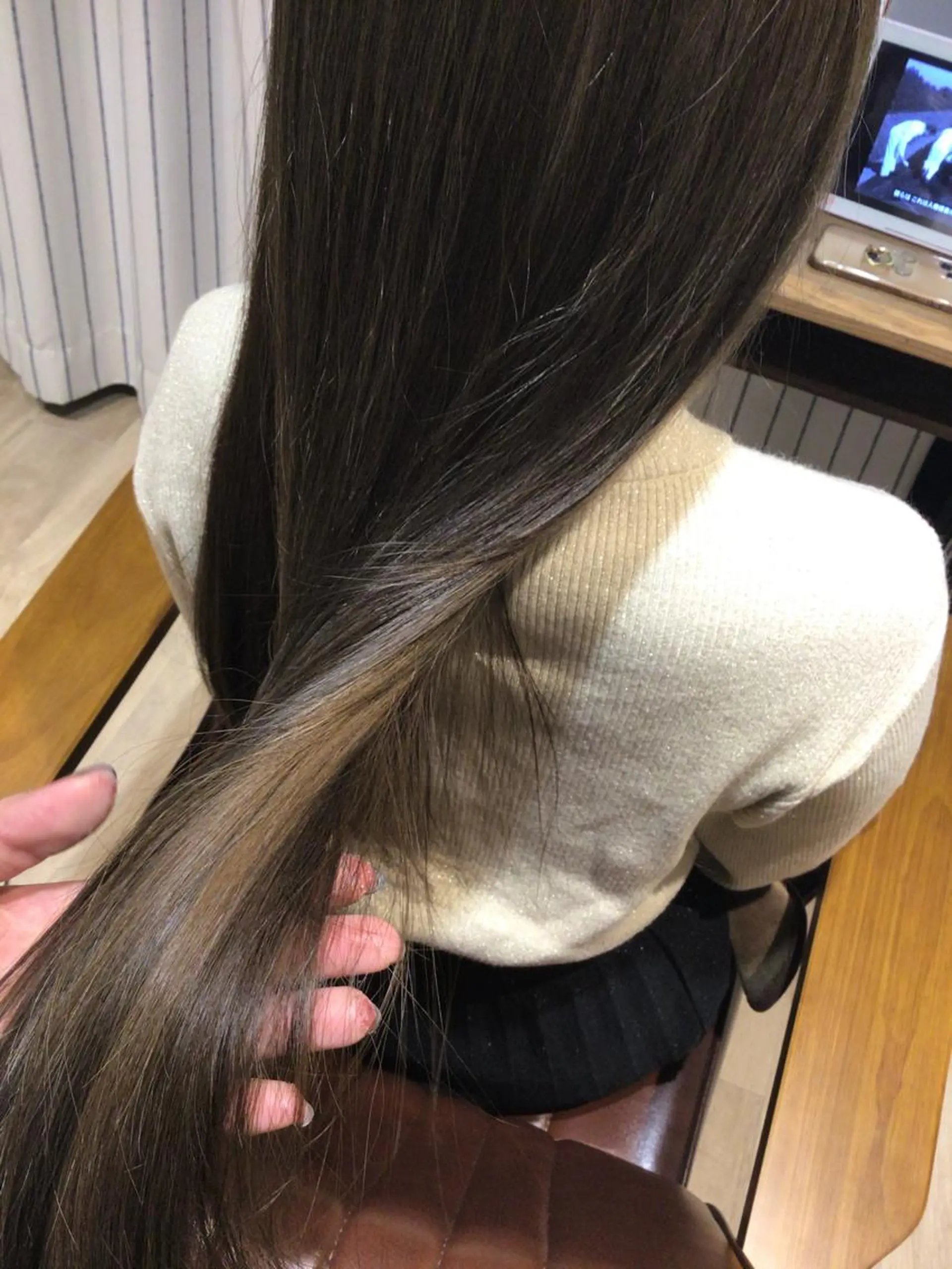 ロング カラー ベージュカラー イルミナカラー ヘアカラー やまぐち まりんのヘアスタイル