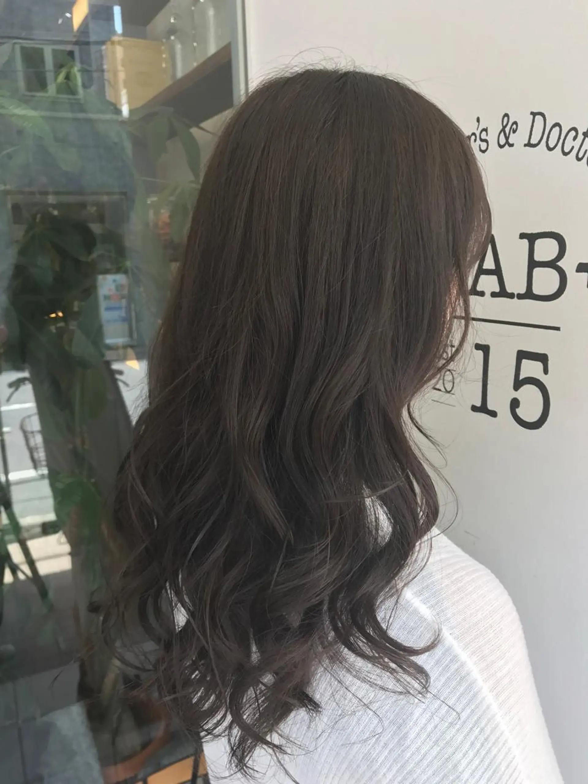 セミロング カラー アッシュ ひろせ かなのヘアスタイル