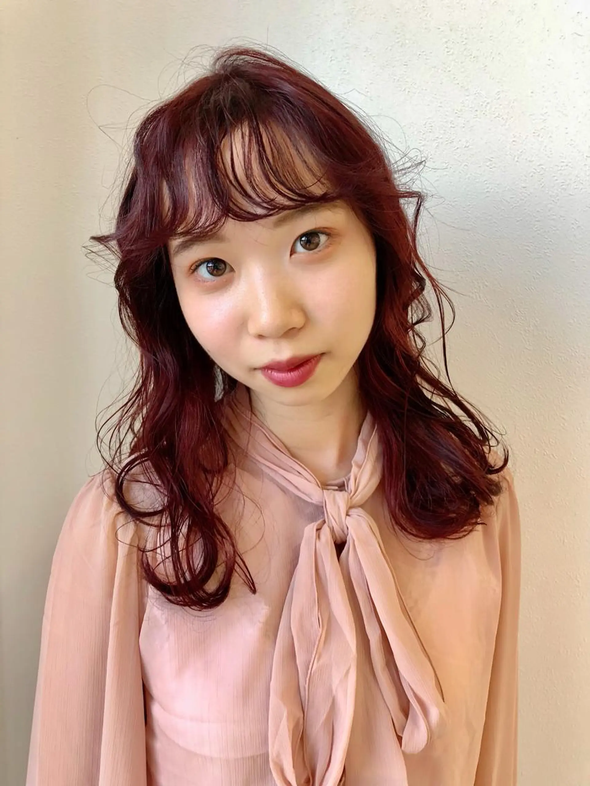 ミディアム カラー レッドカラー ヘアカラー 岩田 萌那のヘアスタイル