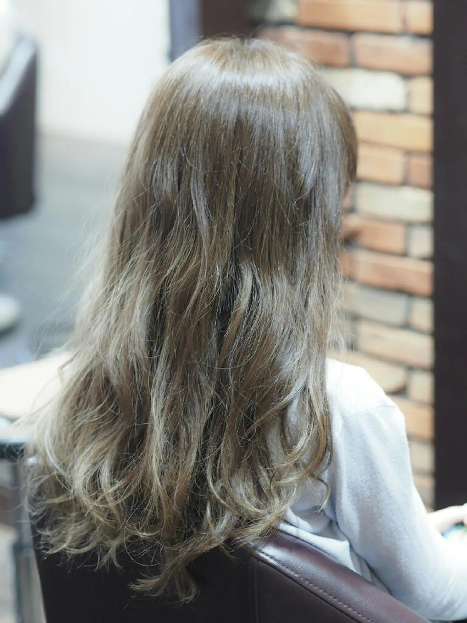 セミロング カラー アッシュ ハイライトカラー ネイビーカラー ハイライト Luxian所属・辻 竜也　のヘアスタイル