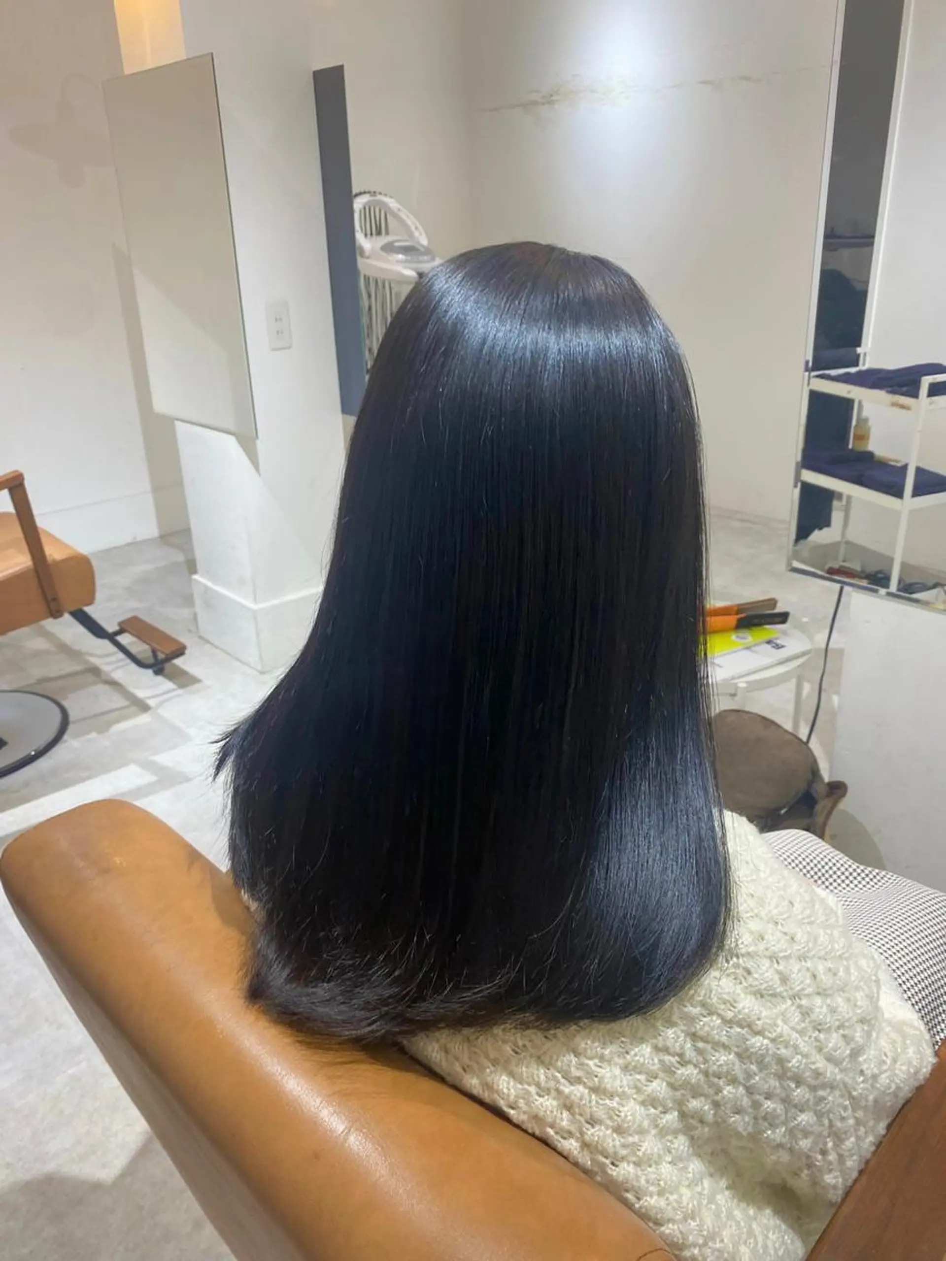 ロング カット ヘアカラー 鳴海 稜真のヘアスタイル