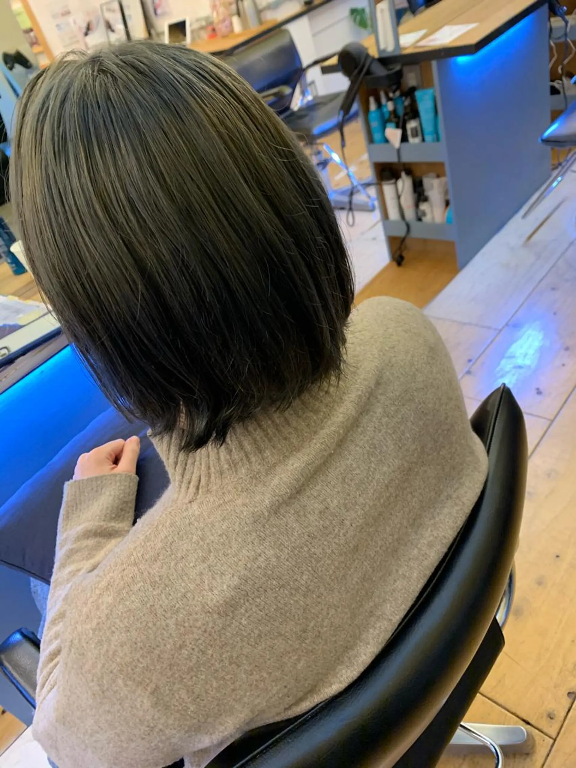 ショート カラー アッシュ ブリーチ Lagom なかだのヘアスタイル