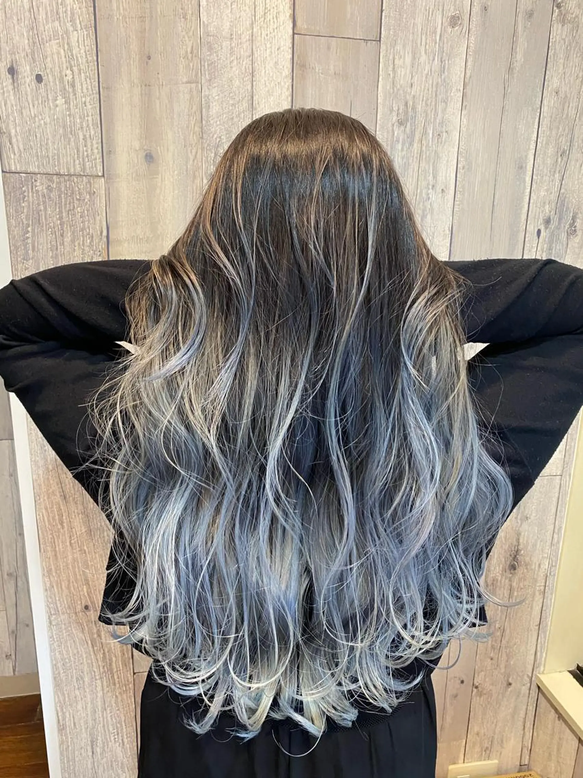 ロング カラー バレイヤージュ レイヤーカット LOHAS 関根真由美のヘアスタイル