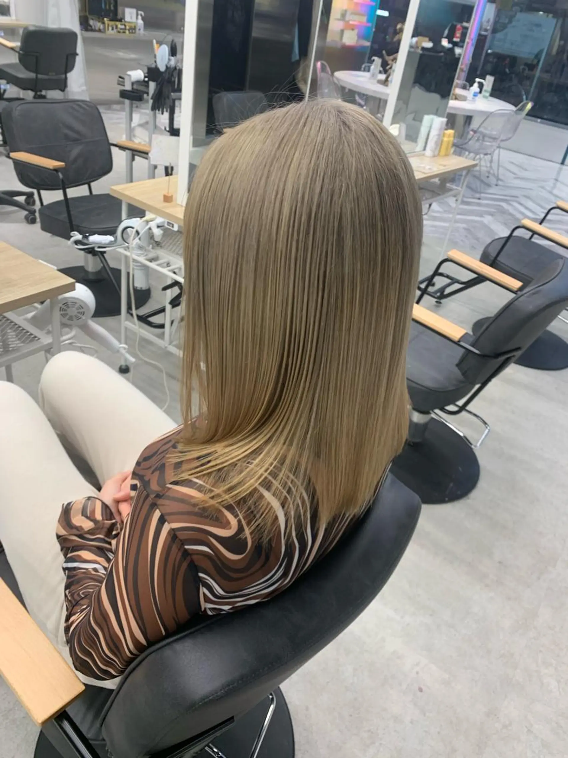 セミロング カラー ヘアカラー 🧁はるひ/ ZEST八王子🟡のヘアスタイル