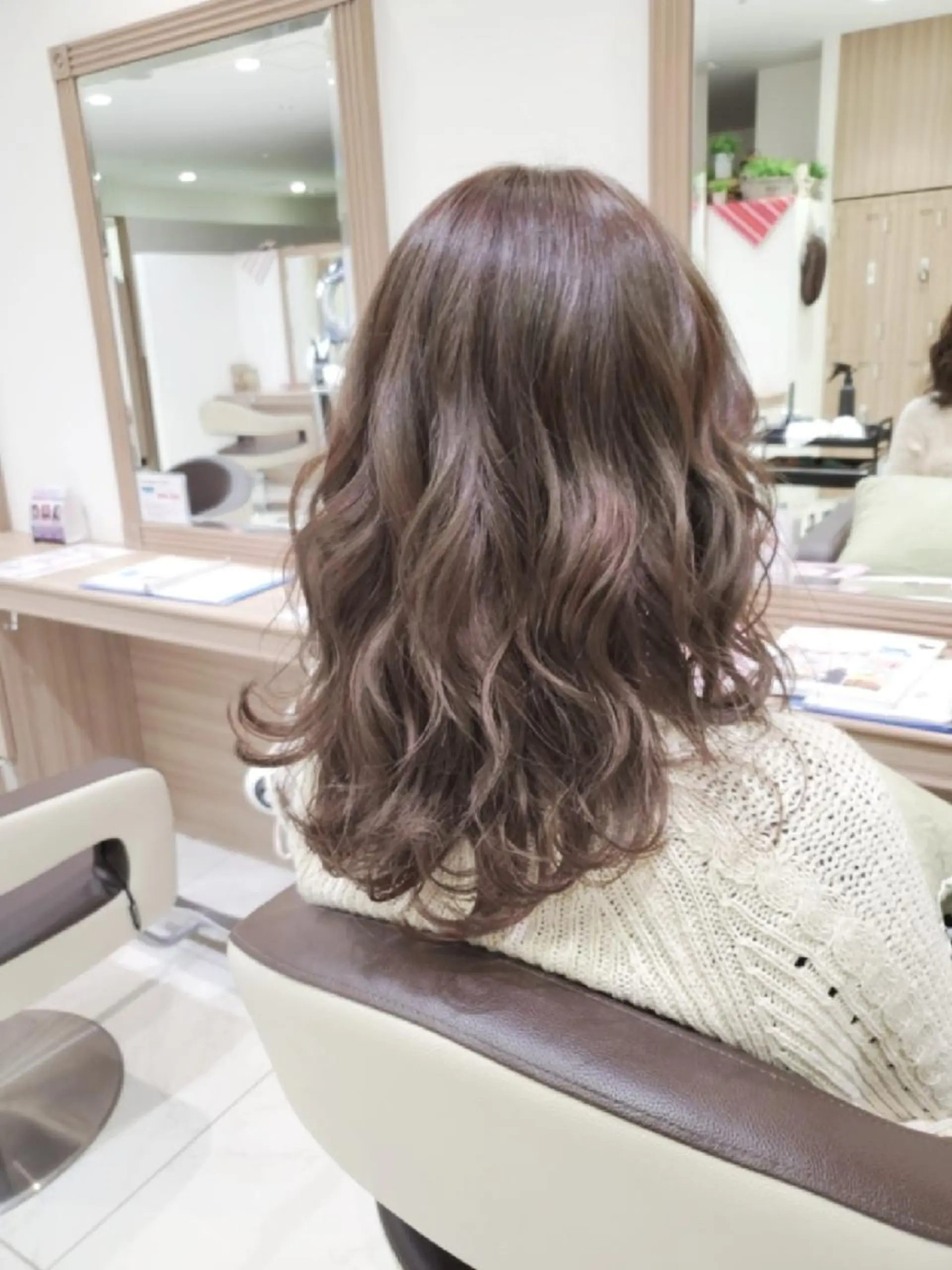 セミロング カラー イルミナカラー カット パーマ 中村 和貴のヘアスタイル