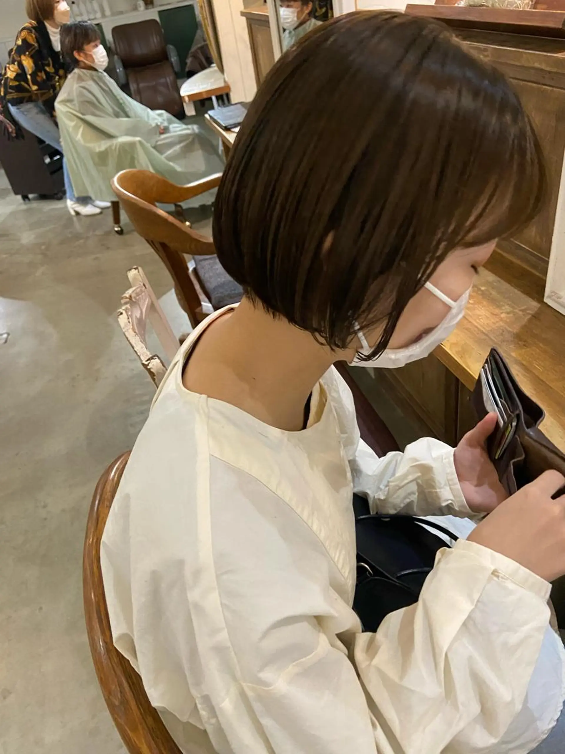 ショート ボブ なつめ🐶ショート ベージュカラーのヘアスタイル