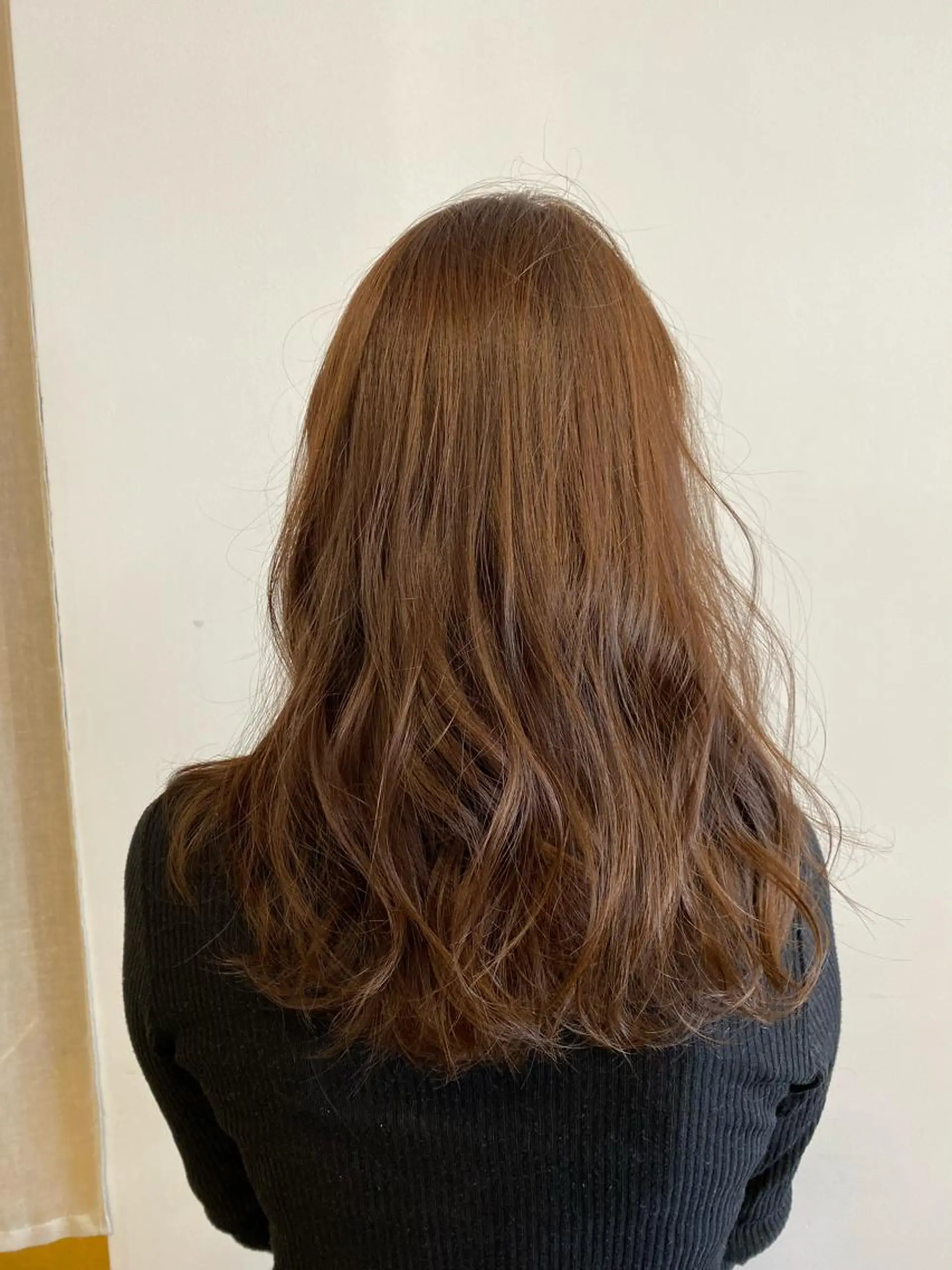 セミロング デザインカラー🌈 高木リョウのヘアスタイル