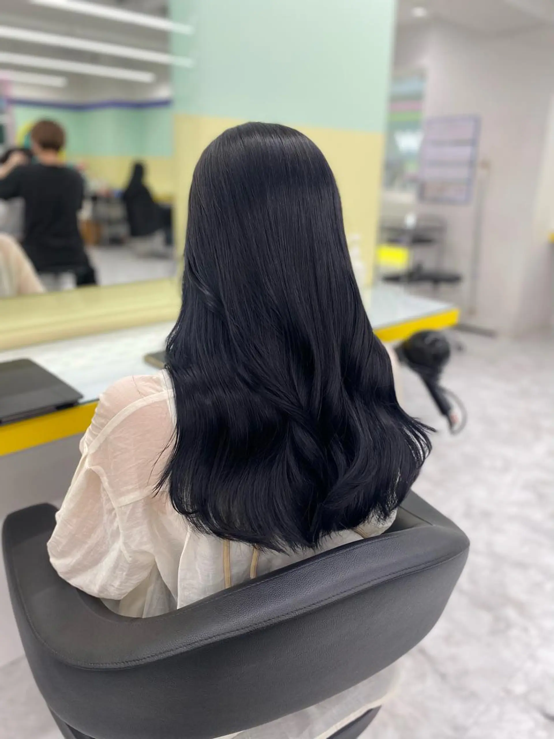ミディアム カラー パーマ ヘアアレンジ メンズ キッズ ネイル マツエク・マツパ アイブロウ メンズブリーチ 黒髪 ブリーチ ブルーカラー ブルーブラック ヘアカラー Lumo所属・💖横浜ブリーチなし 💖MIHOのヘアスタイル