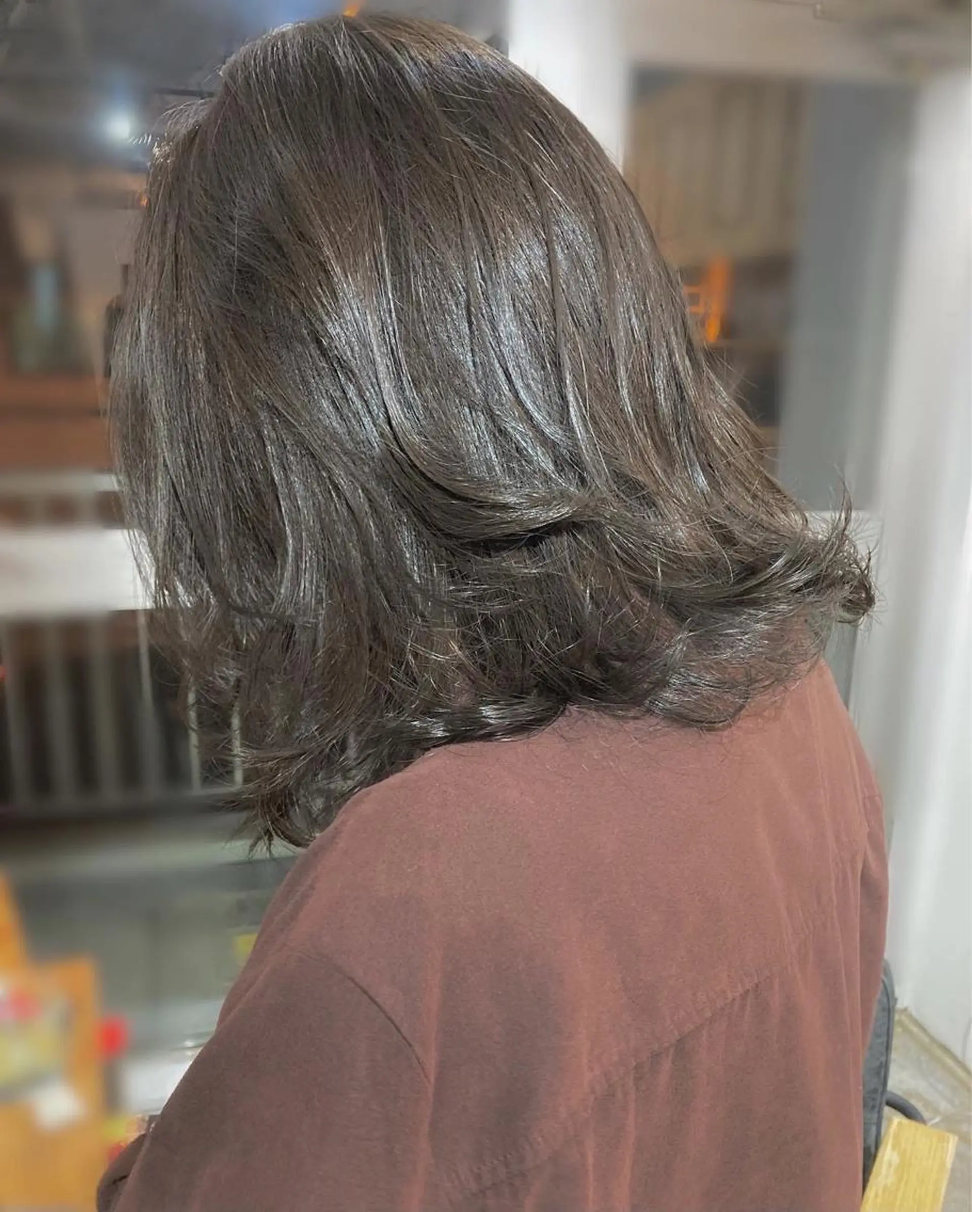 ミディアム roka ノゾミのヘアスタイル