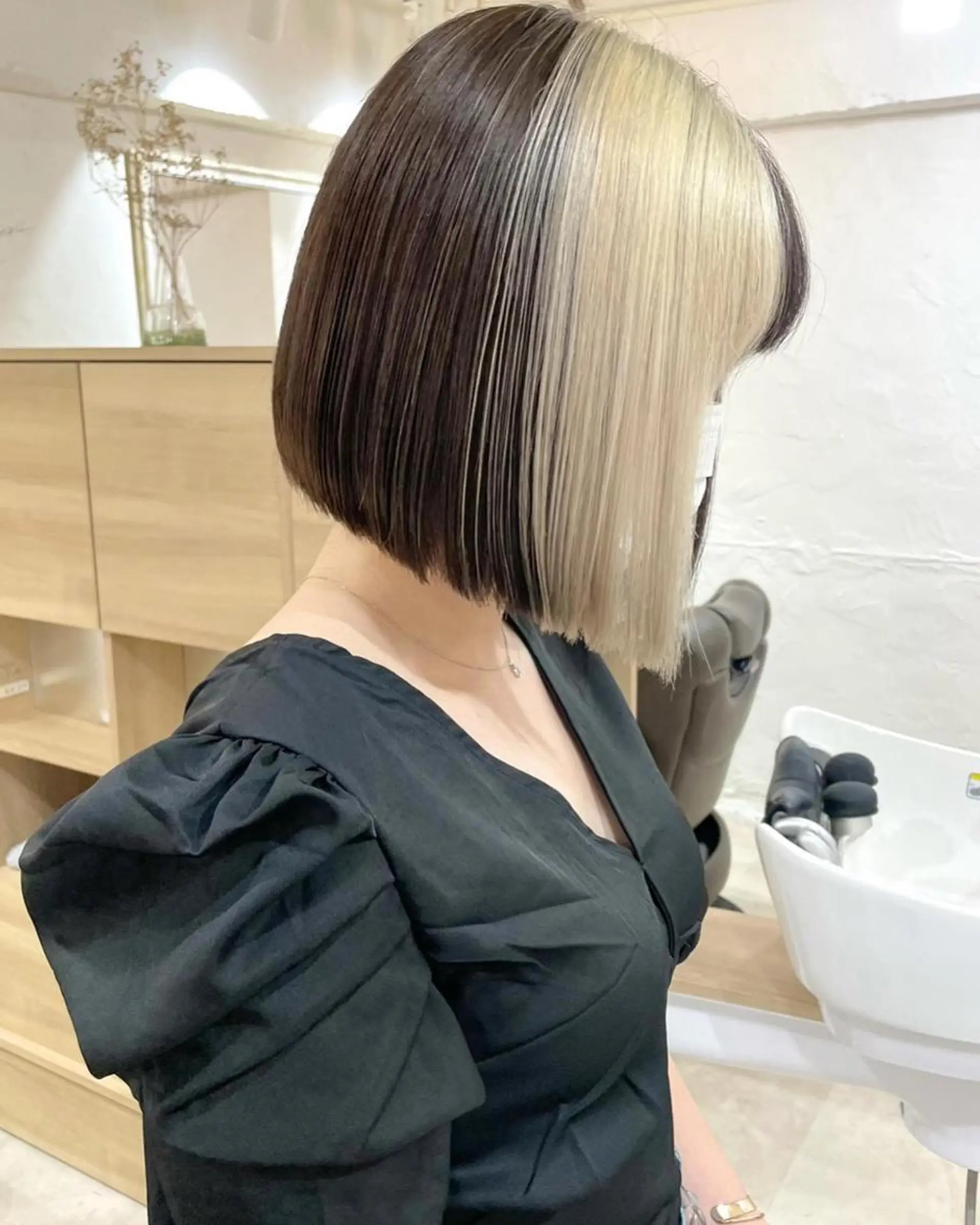 ショート カラー パーマ 切りっぱなしボブ 前下がりボブ ショートボブ 黒髪 イヤリングカラー 銀座No.1髪質改善 縮毛矯正/本木のヘアスタイル