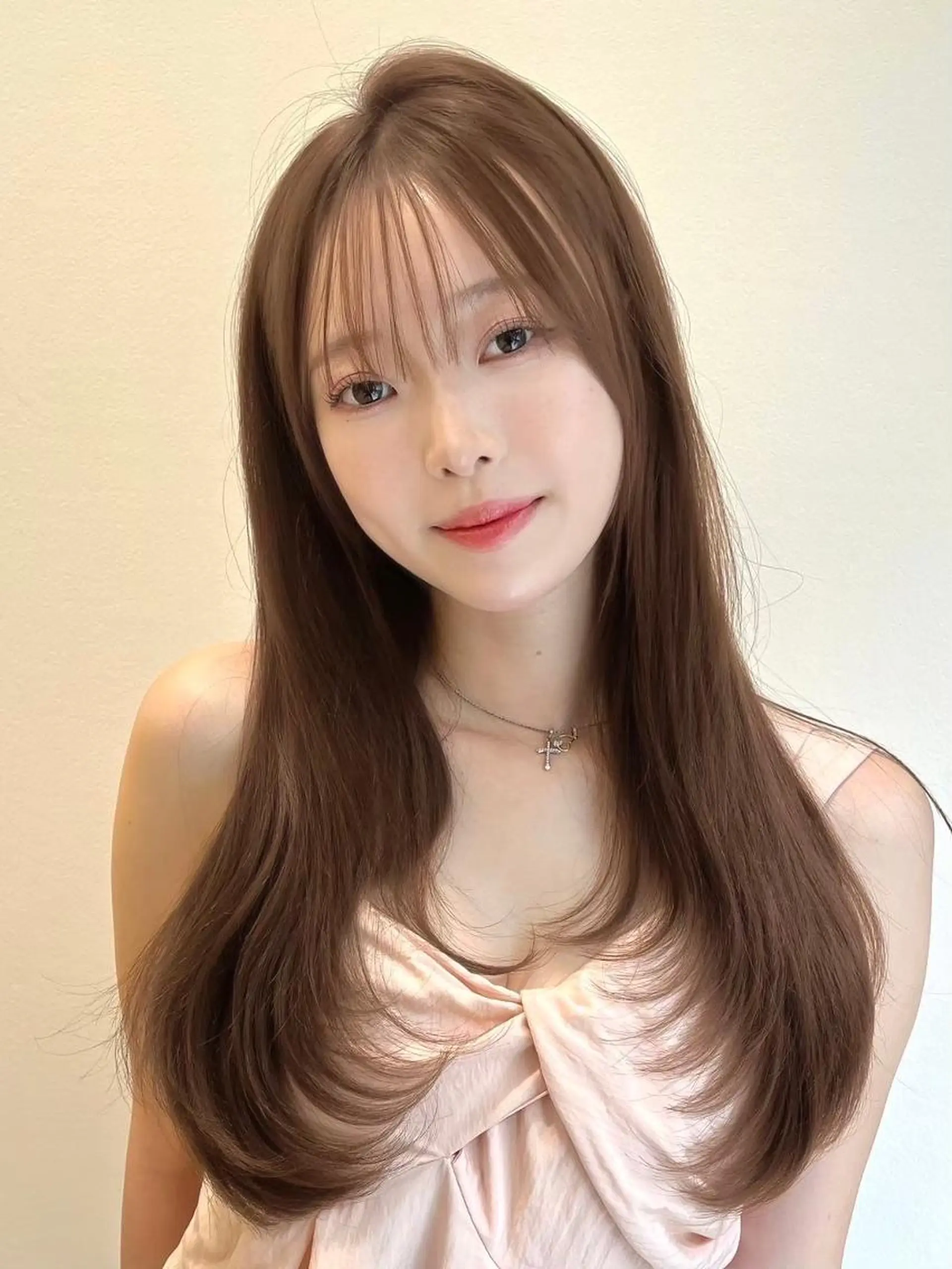 ロング カラー カット ヘアカラー トリートメント 韓国レイヤー🤍透明 感ベージュ🤍上野のヘアスタイル