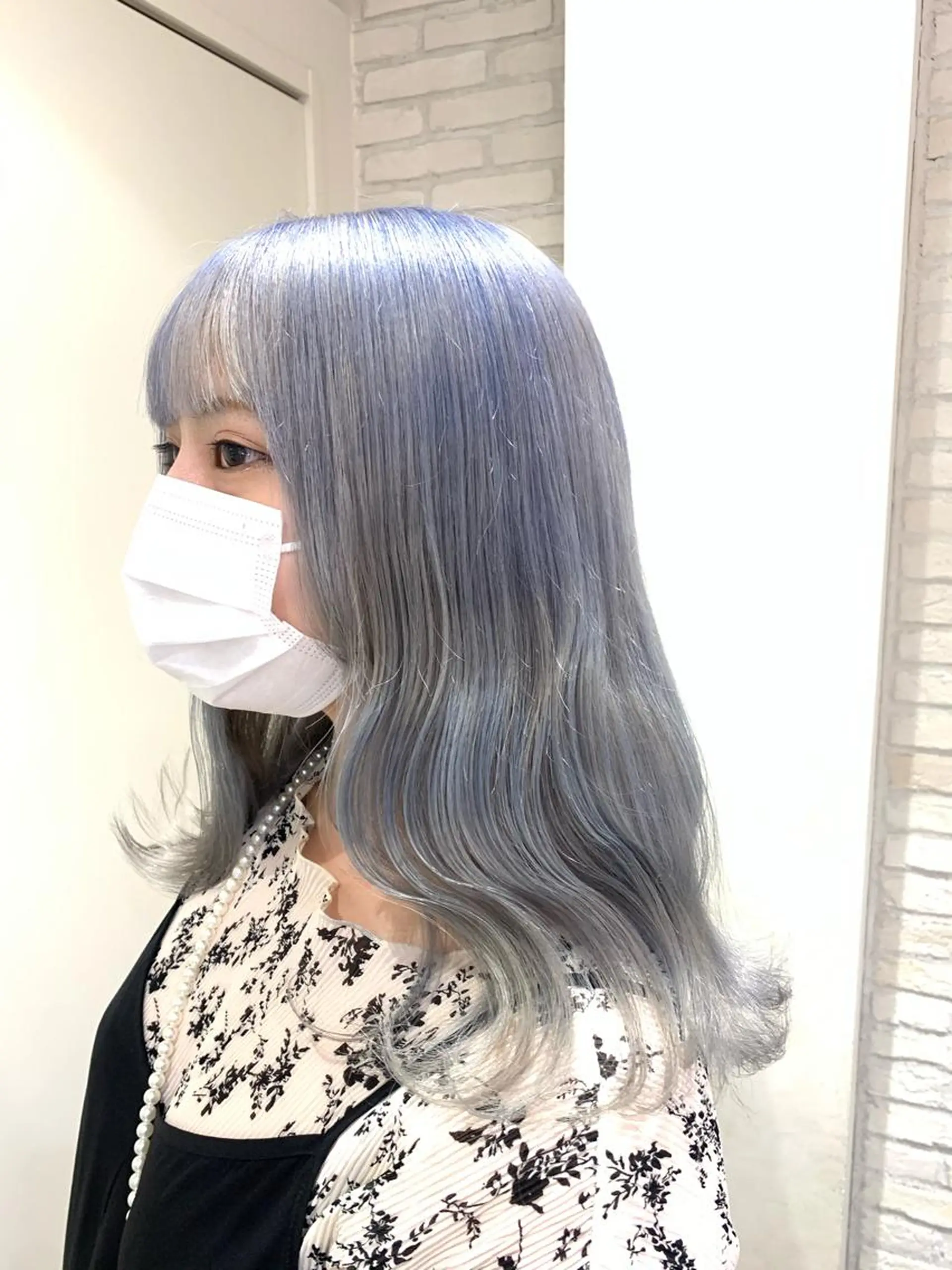 セミロング 🖤横浜ハイトーン /ケアブリーチ🖤のヘアスタイル
