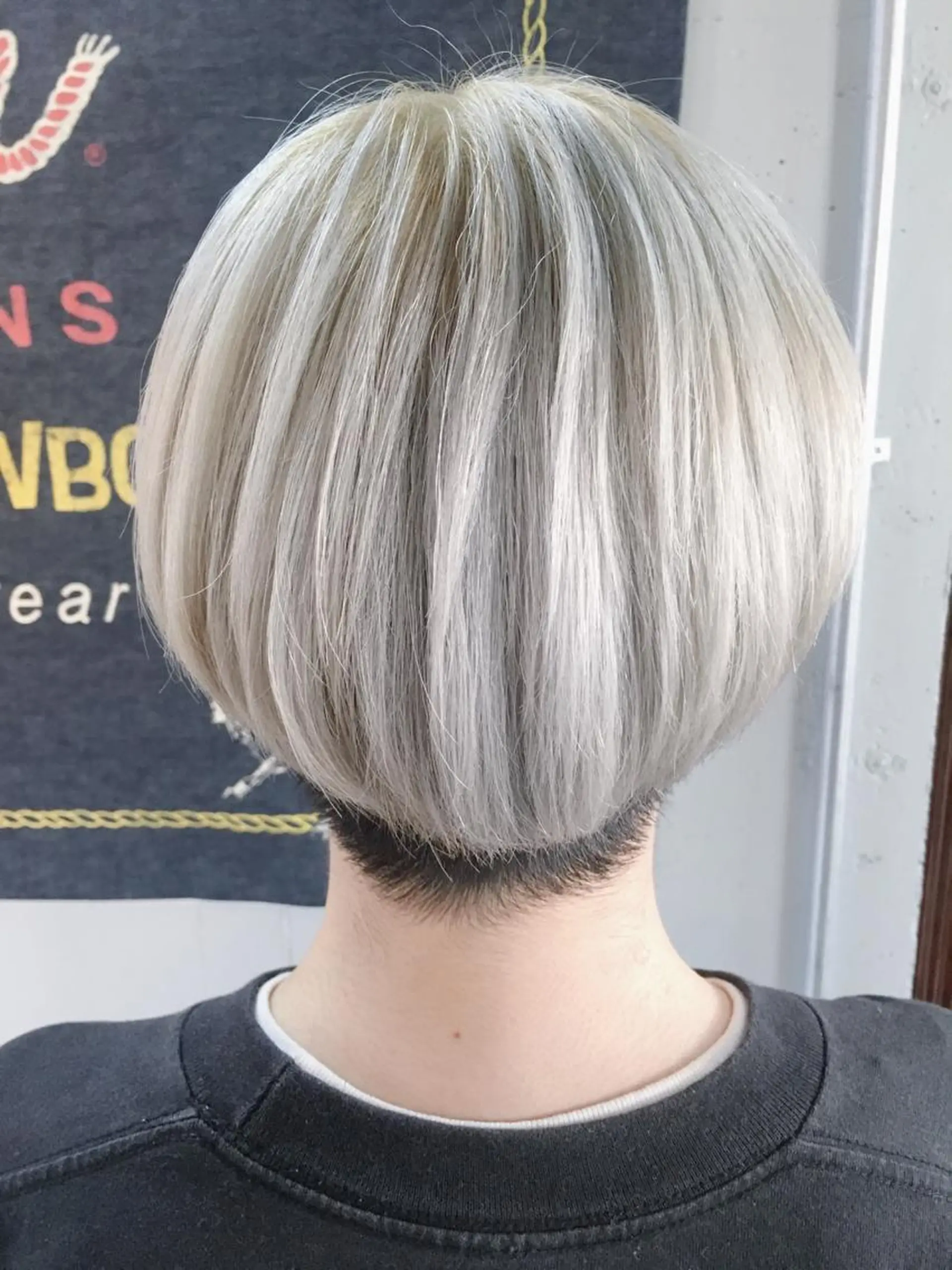 ショート カラー アッシュ ホワイトアッシュ 外国人風カラー 縮毛矯正 トリートメント 代表 中島貴志のヘアスタイル