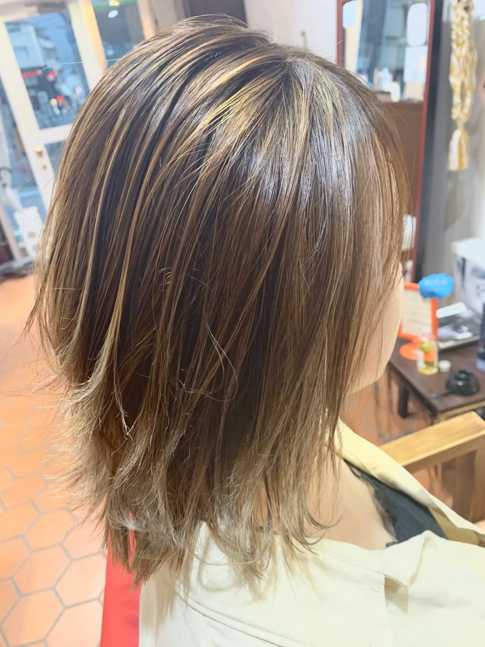 セミロング カラー パーマ ヘアアレンジ メンズ キッズ カット ヘアカラー カラーワールドカンナヘアーメゾン所属・北出 沙也加のマツエク・マツパデザイン