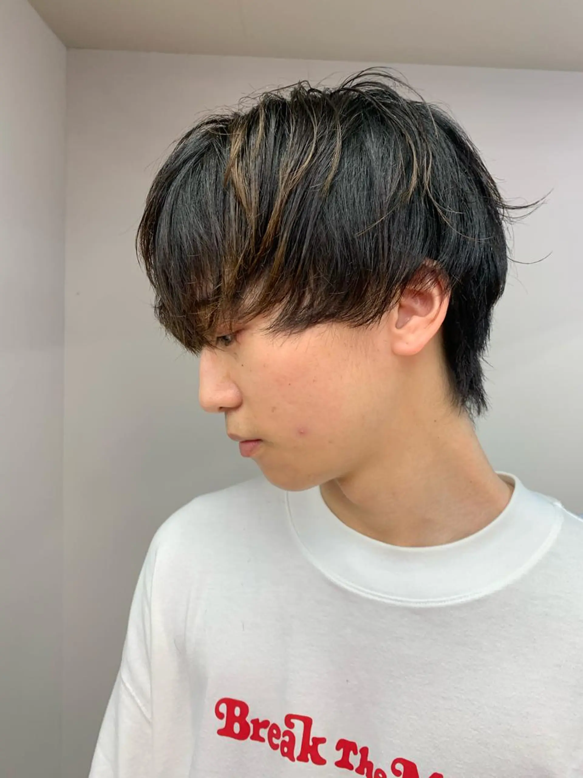 ショート メンズ メンズウルフカット 伸ばしかけ ウルフカット カット 豊浦 翔太のヘアスタイル