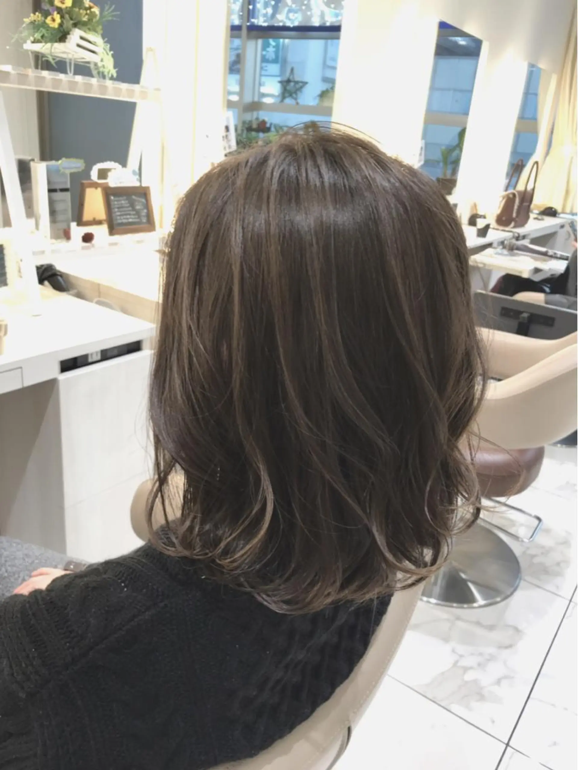 ミディアム カラー ベージュカラー ハイライトカラー ハイライト カット ヘアカラー 山崎俊輔/髪質改善 /バレイヤージュのヘアスタイル