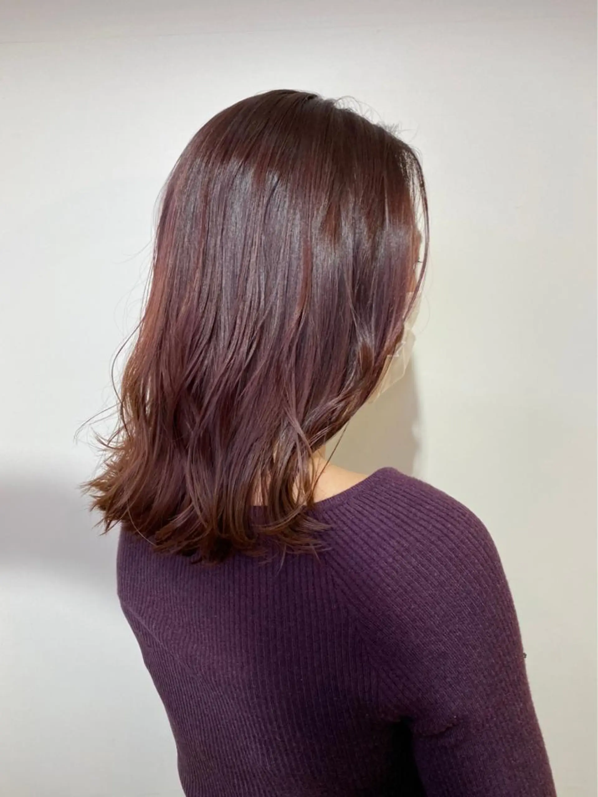 セミロング カラー ピンクカラー ピンクパープル パープルカラー カット ヘアカラー 小川 美奈のヘアスタイル