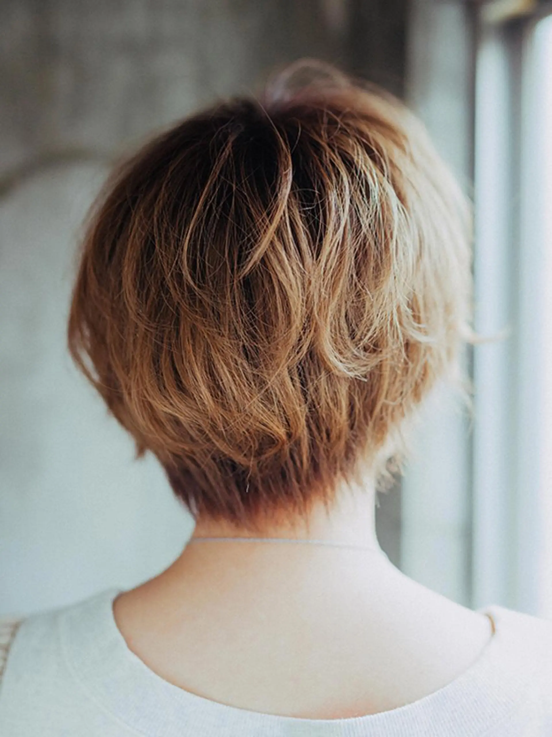 ショート カラー ショートボブ ベージュカラー ボブ レイヤーカット ショートヘア 福島 浩司のヘアスタイル