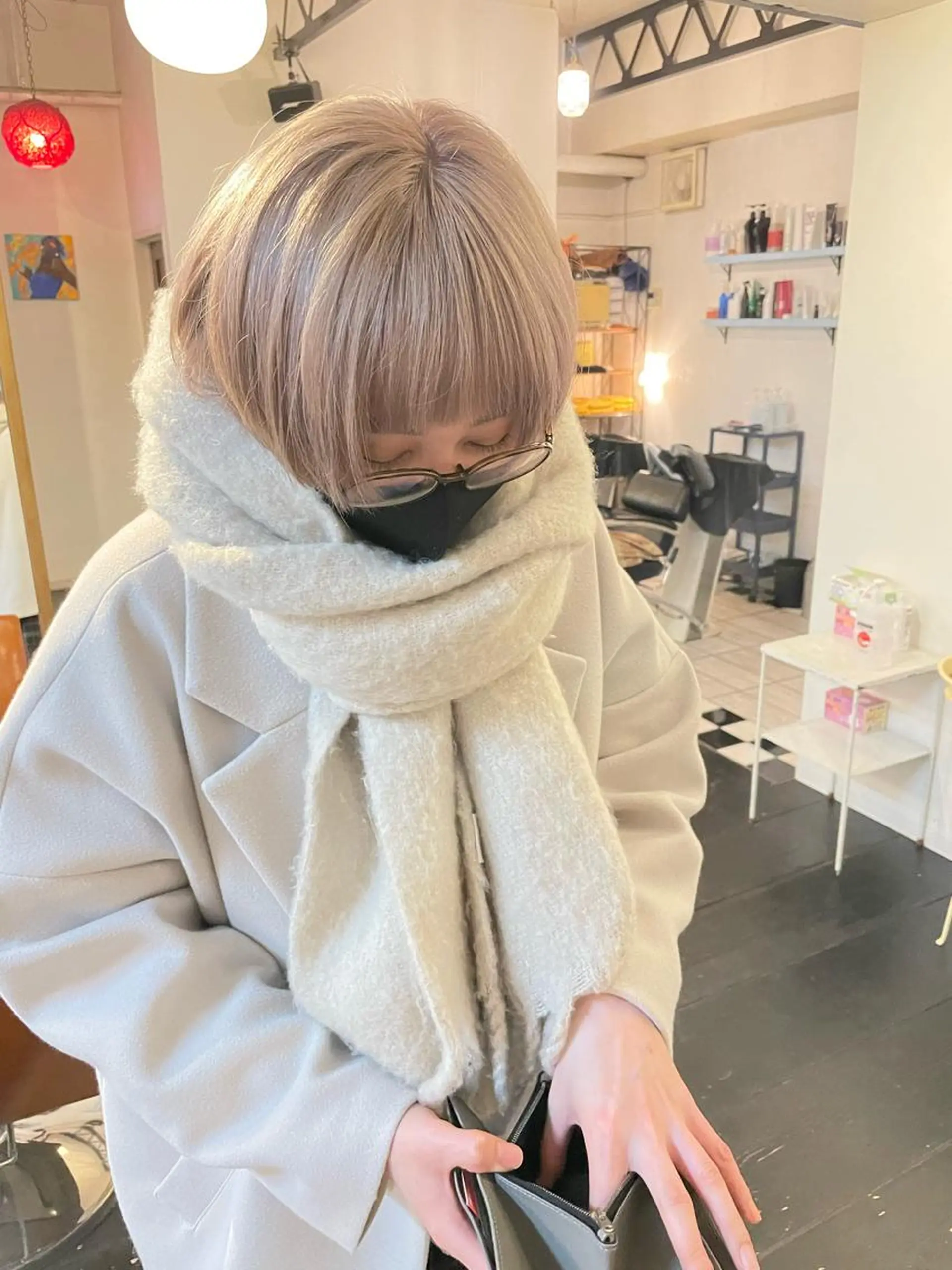 ショート カラー ブリーチ ケアブリーチ シルバー ホワイトシルバー カット ヘアカラー h a k u 大倉 卓人のヘアスタイル