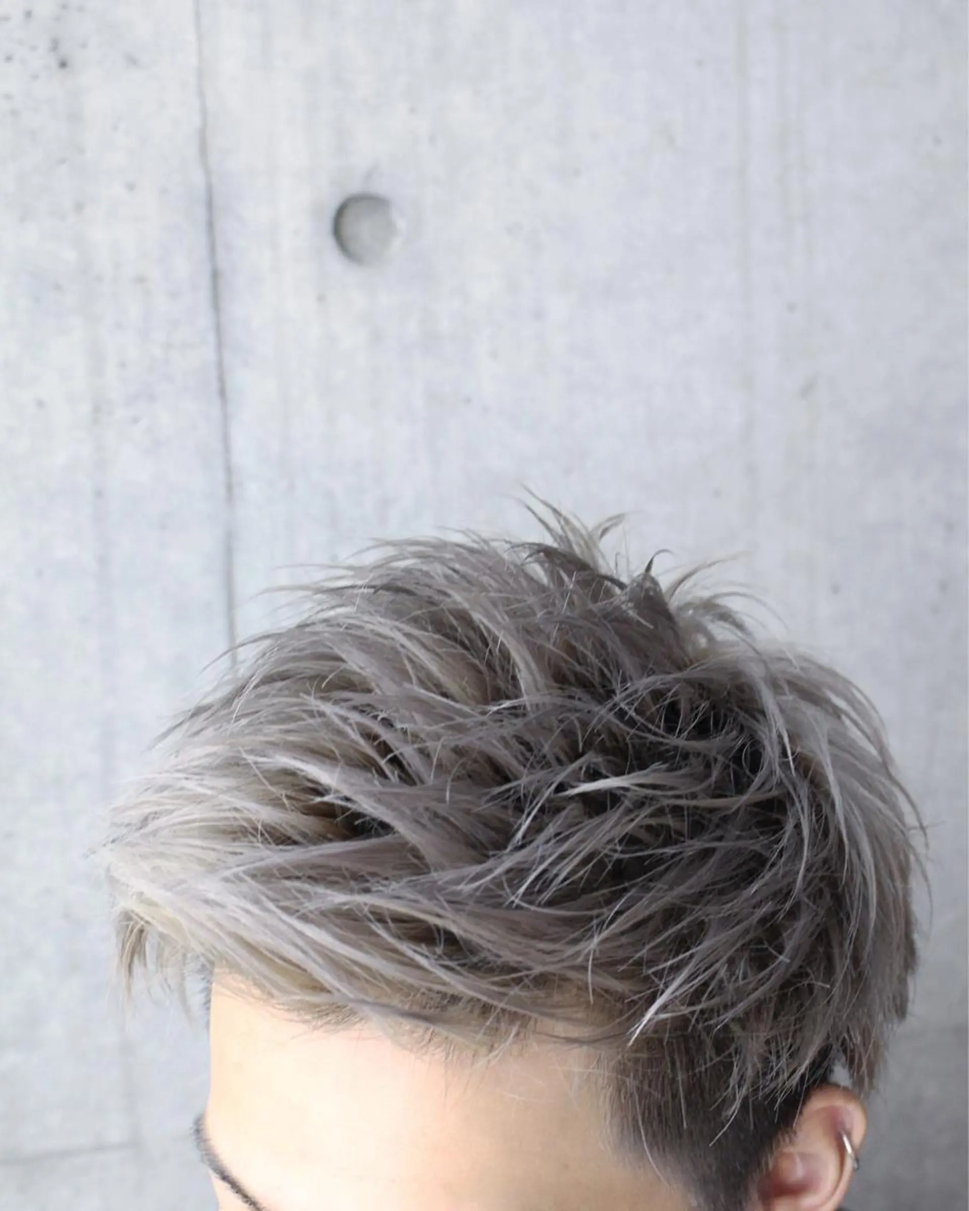 カラー メンズ メンズブリーチ ブリーチ カット ヘアカラー AMBER GLEAM所属・メンズカット/ メンズパーマ/新井のヘアスタイル
