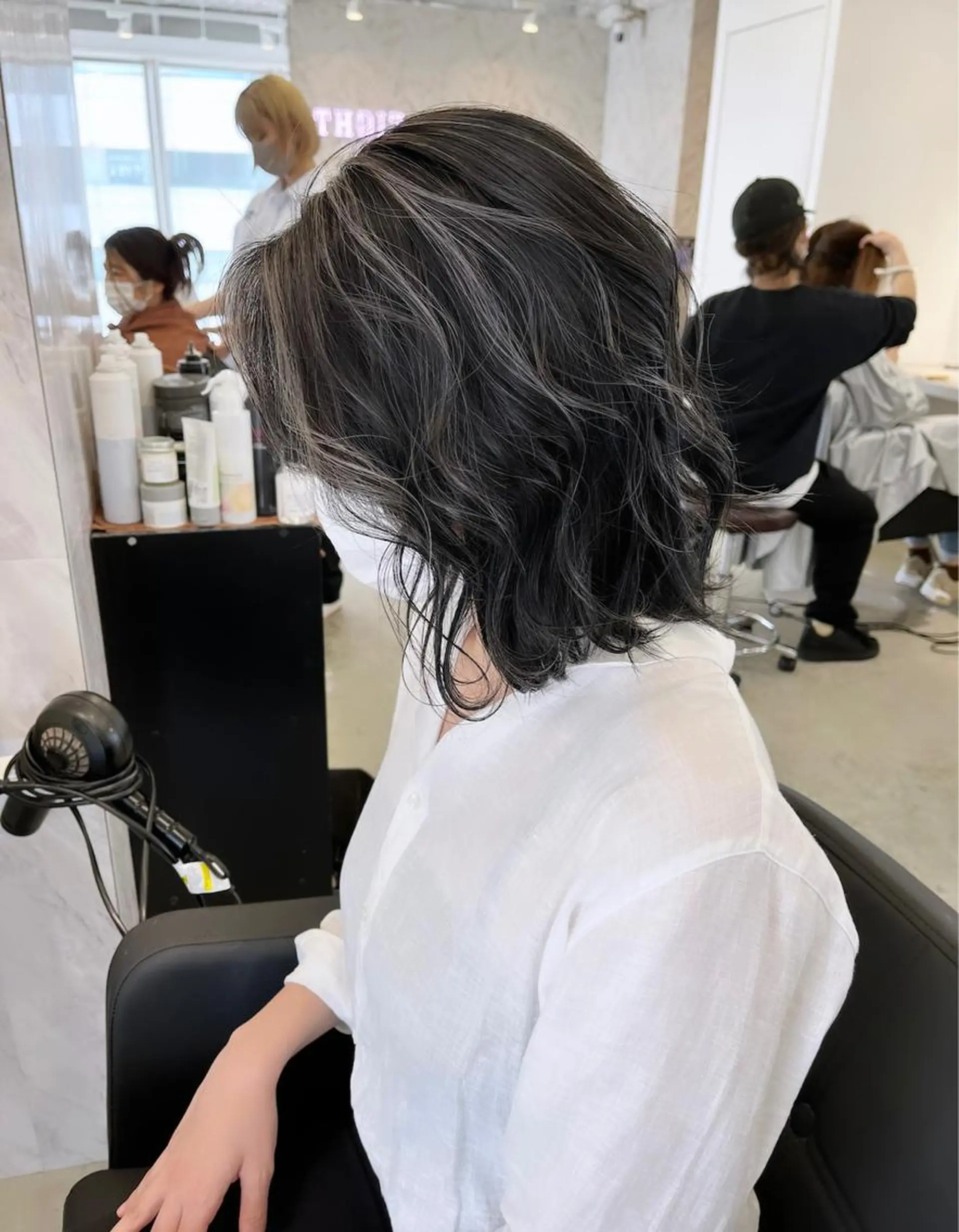 ショート karin💋海外風 ハイトーン/レイヤーのヘアスタイル