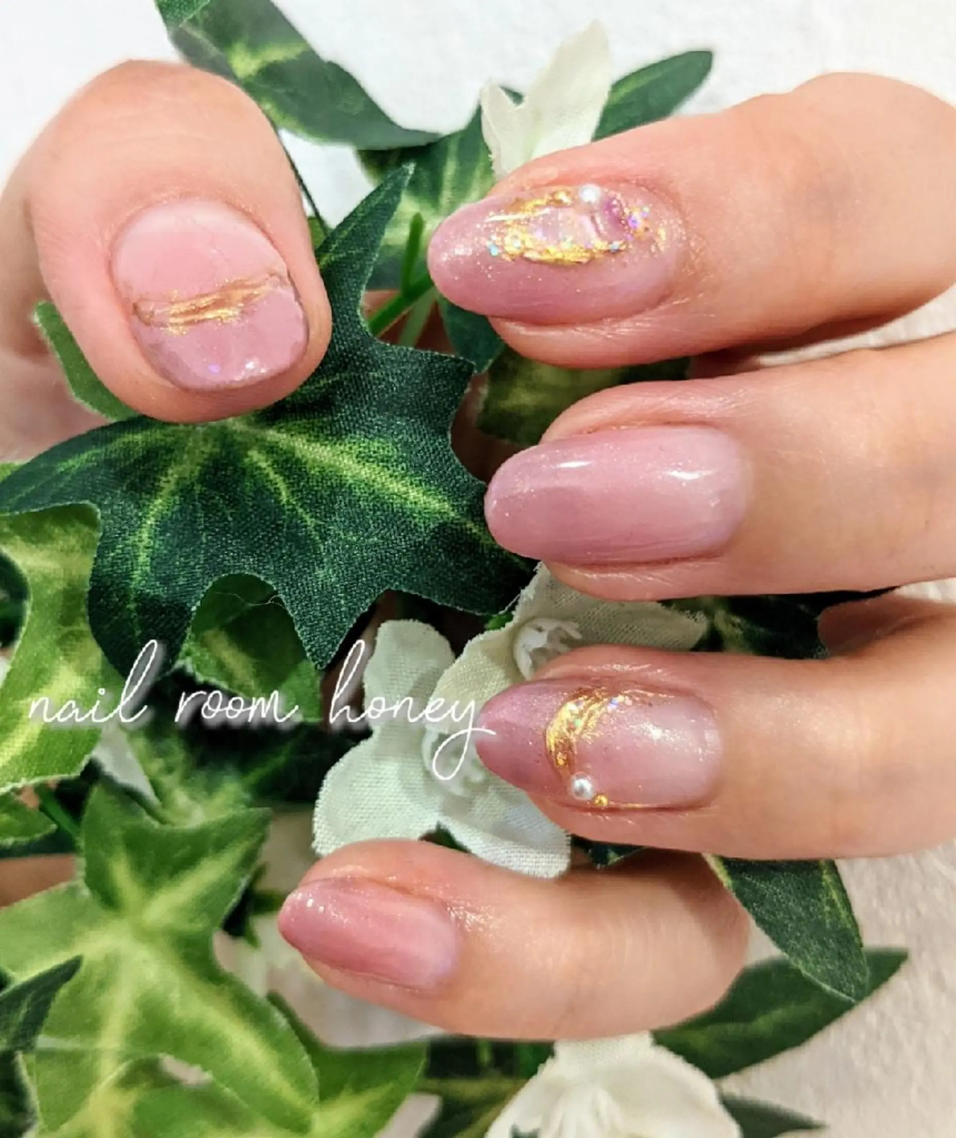 ネイル ミラーネイル nail room  honeyのネイルデザイン