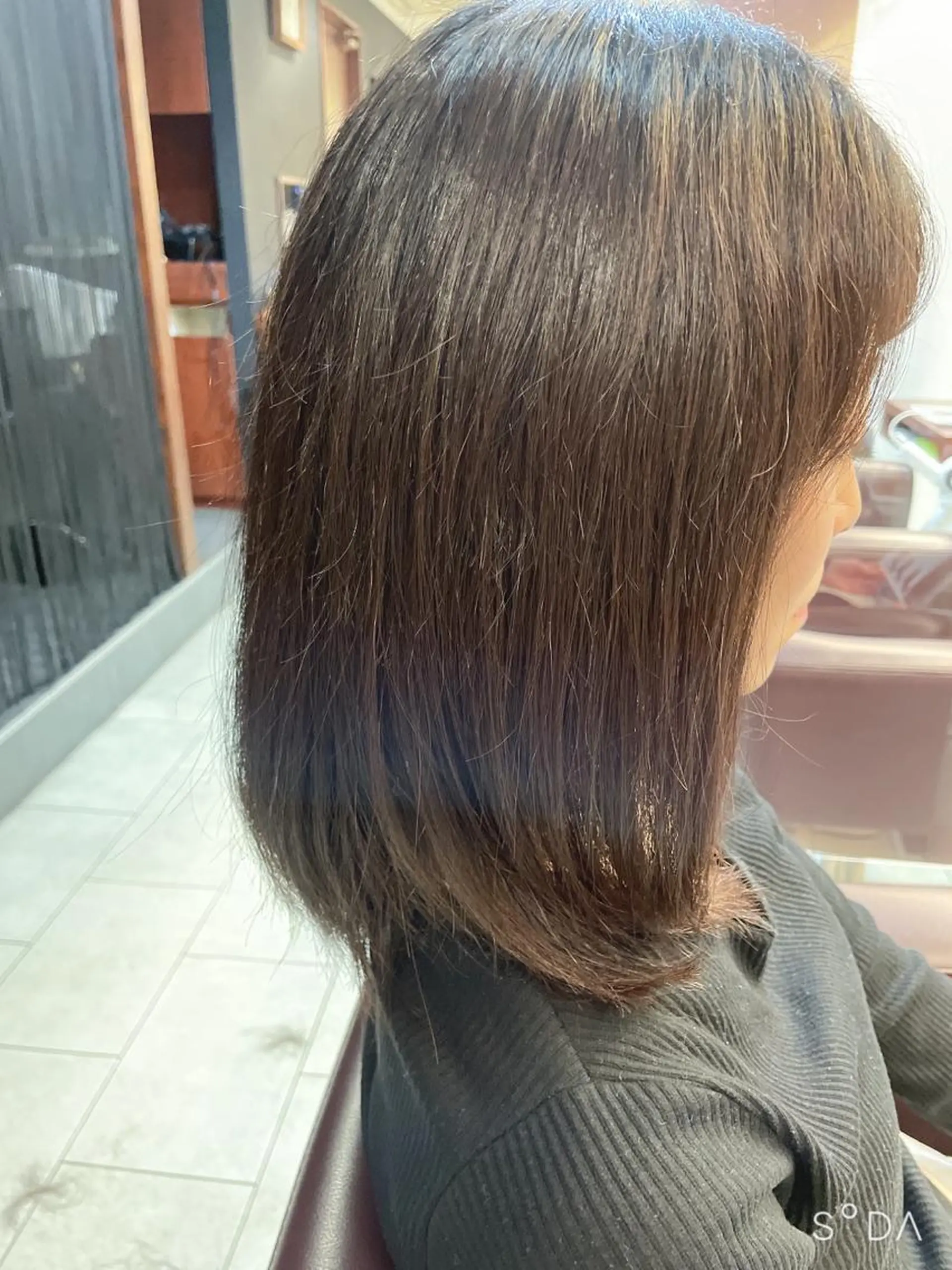 ミディアム 顔周りカット 小顔カット こすげひろと カラー講師のヘアスタイル