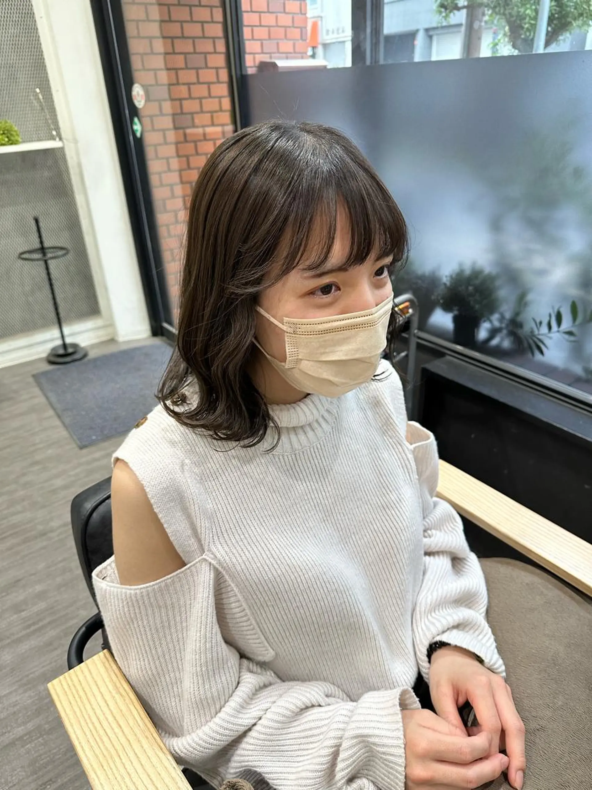 ミディアム カラー グレージュ オリーブグレージュ オリーブグレー カット ヘアカラー トリートメント 上田 紗也のヘアスタイル