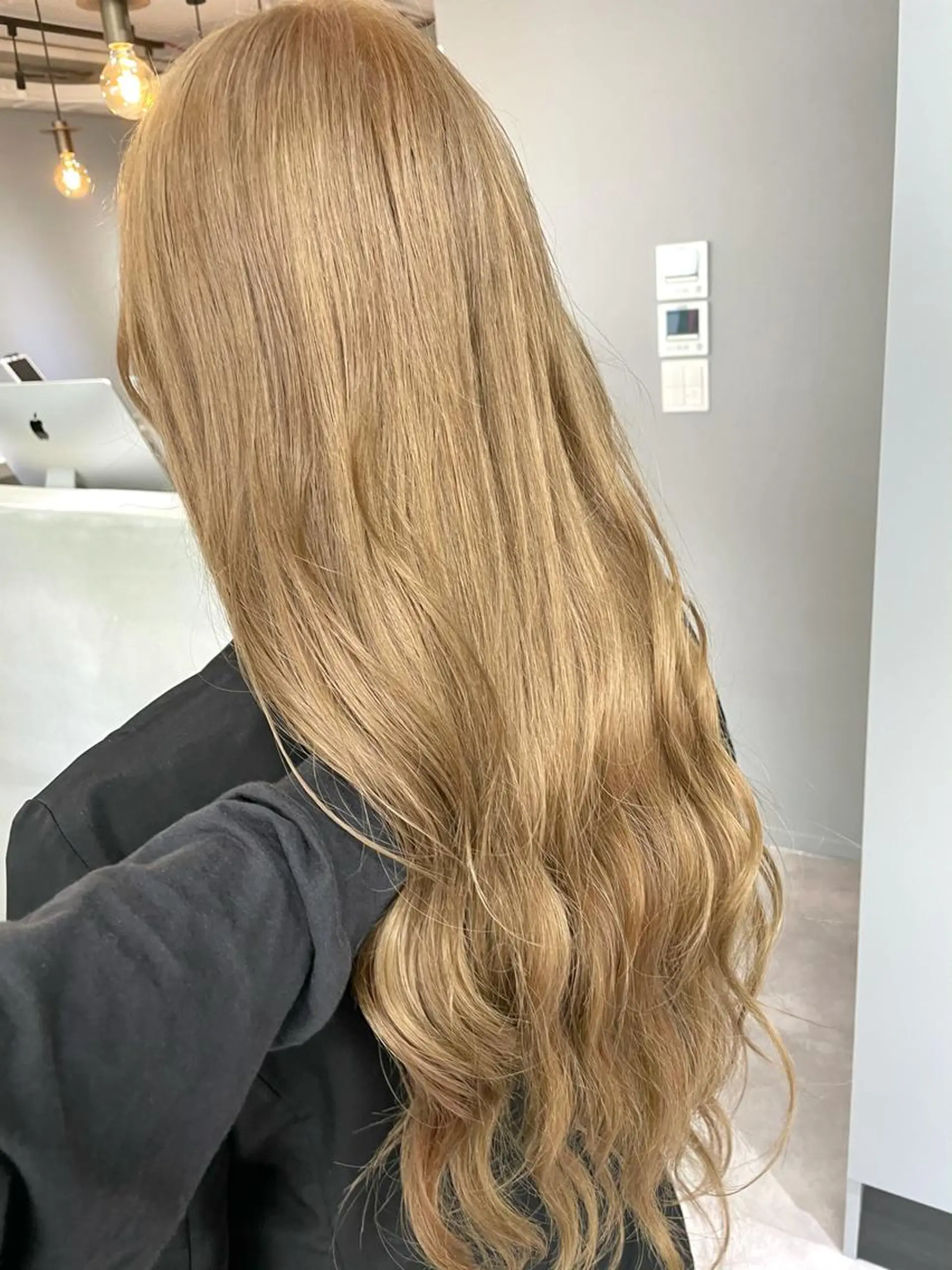 ロング カラー ベージュカラー ダブルカラー ハイライトカラー イルミナカラー インナーカラー ACRO梅田【アクロ】所属・縮毛矯正とカラーの人 倉友哉のヘアスタイル