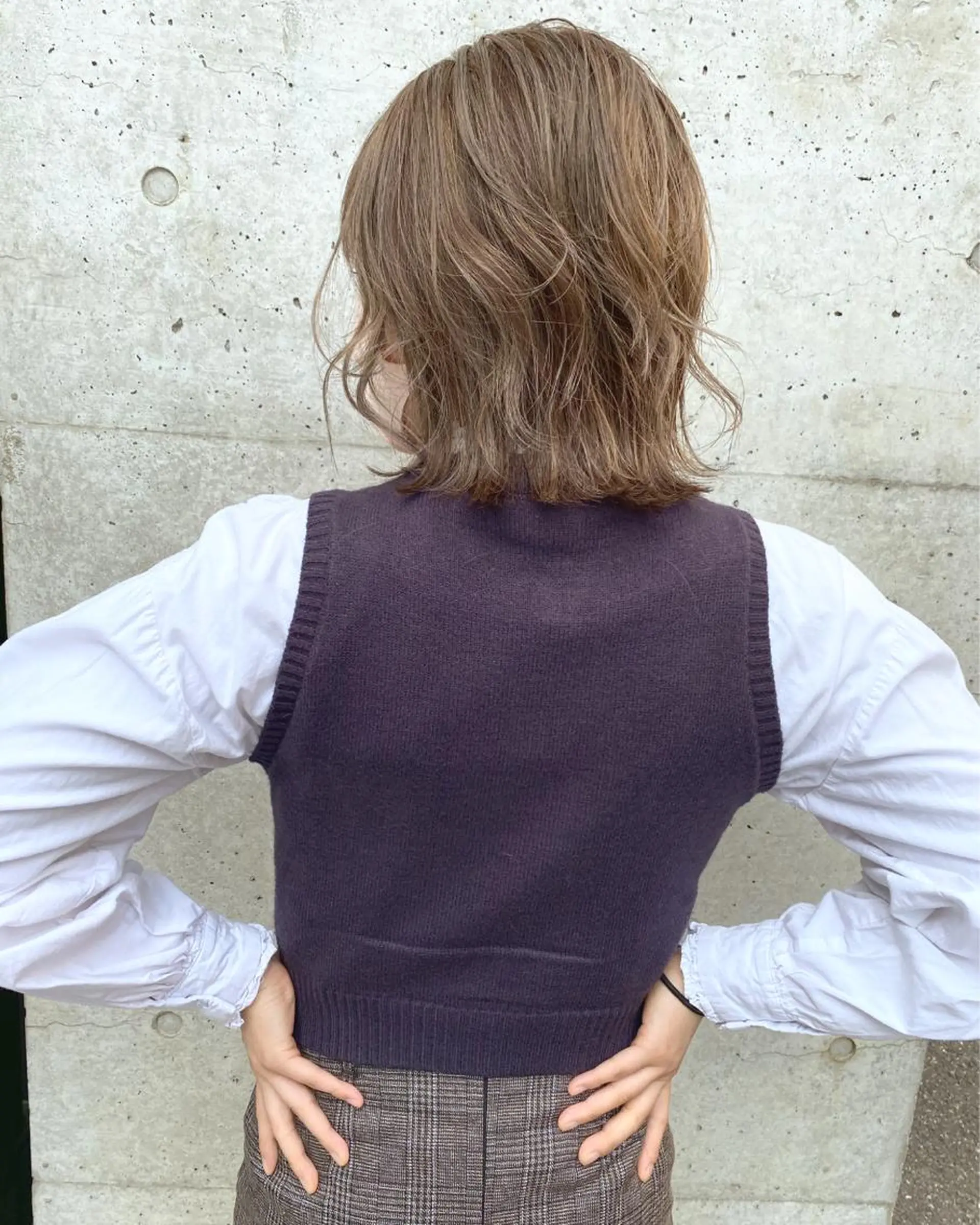 ミディアム カラー ヘアアレンジ ベージュカラー デザインカラー ハイトーンカラー 原宿レイヤーカット 渋谷【山本喜熙】のヘアスタイル