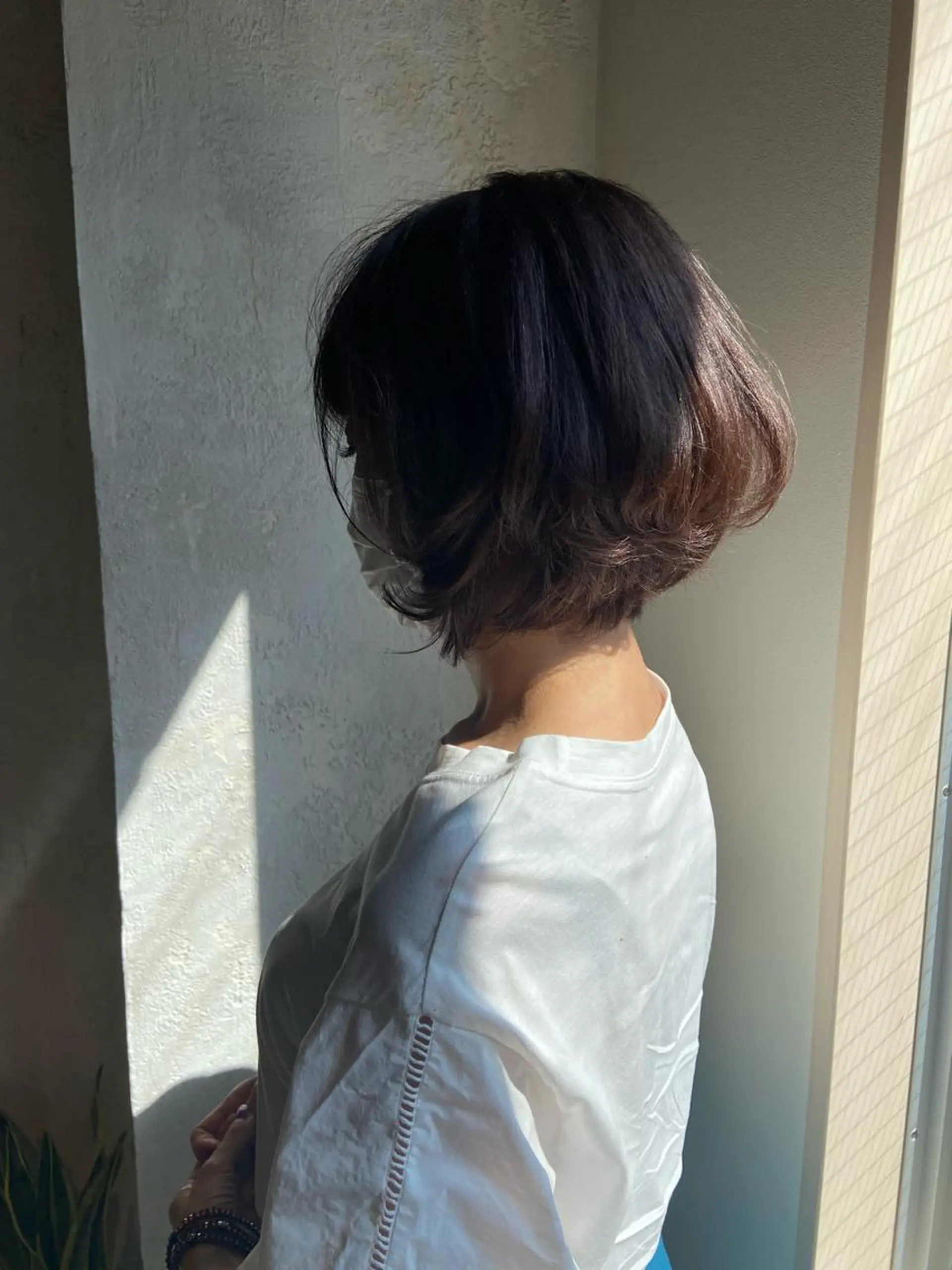 ショート カラー 前下がりボブ ダークグレー ダークグレージュ グレージュ ボブ eddie所属・高岡 秀和のその他イメージ