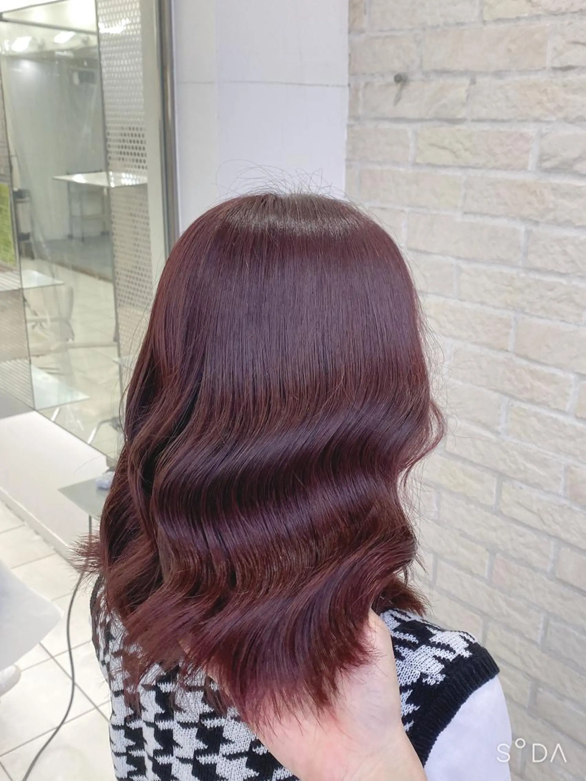 セミロング カラー セミロングパーマ ベージュカラー ブリーチ ブラウンカラー グレージュ ヘアカラー トリートメント 艶髪レイヤー屋さん 大澤竜馬のヘアスタイル