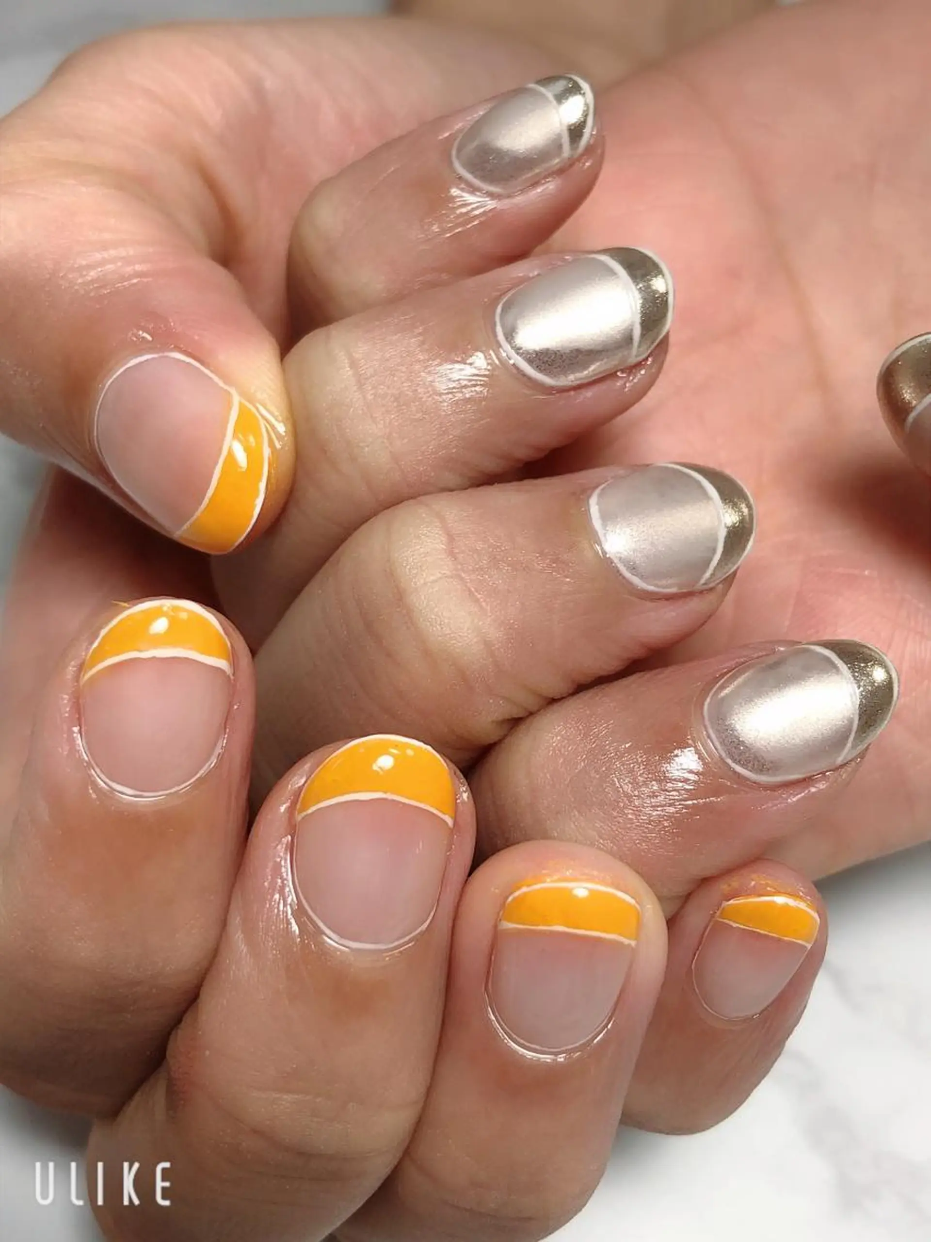 ネイル フレンチネイル ミラーネイル オレンジ ホワイト Nailsalon Luanaのネイルデザイン