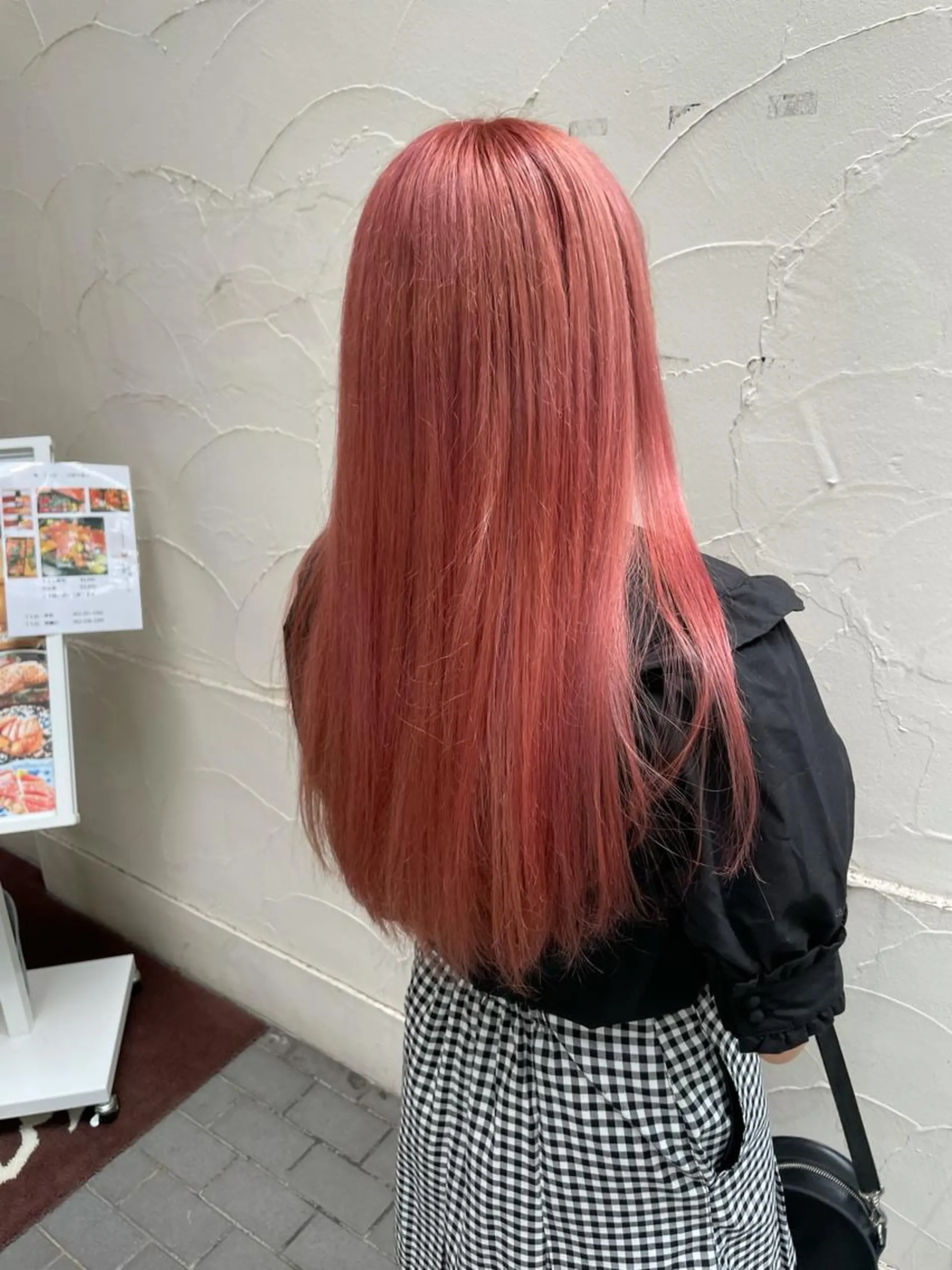 ロング カラー ブリーチ 大石 陽菜のヘアスタイル
