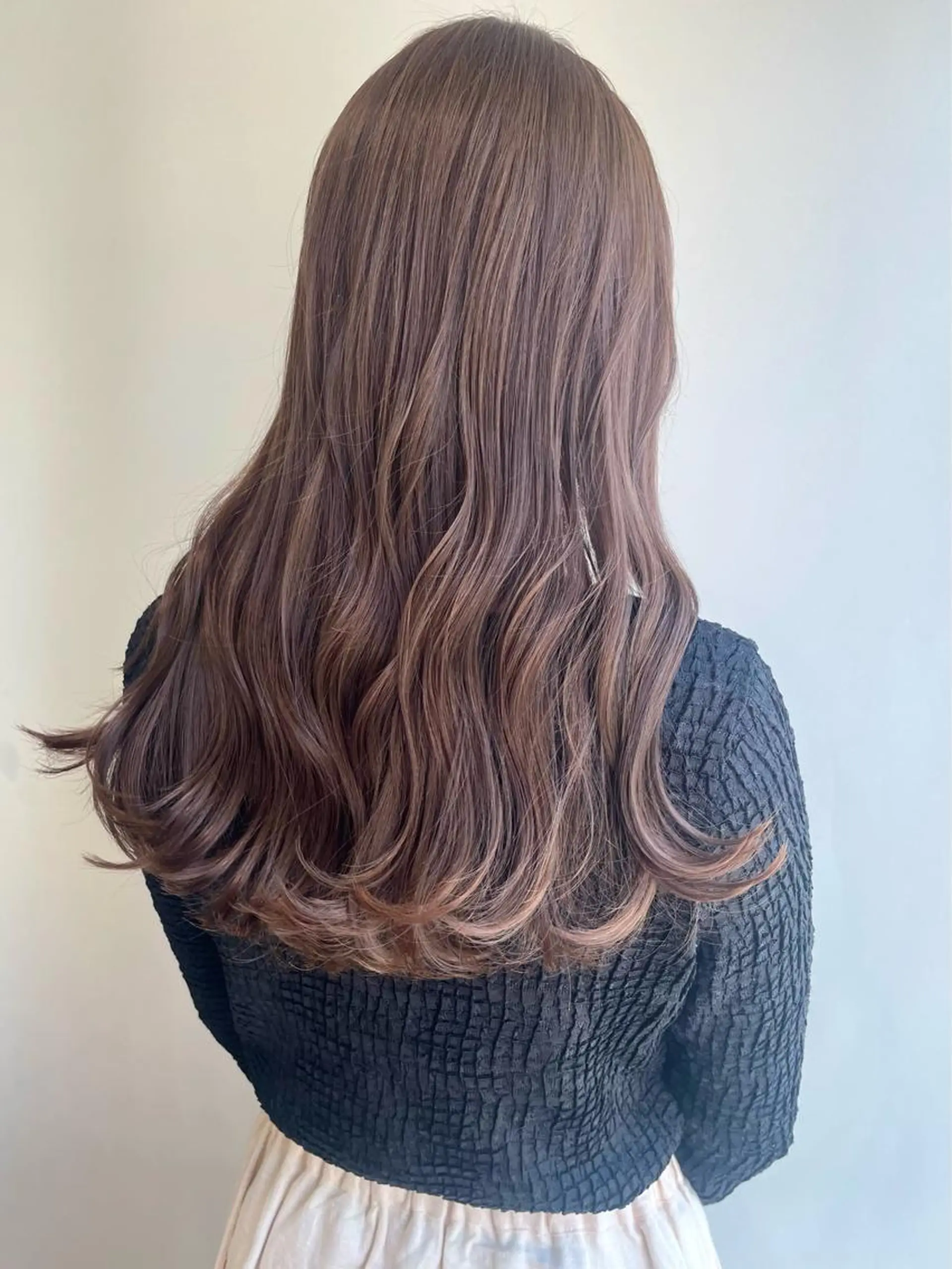 ロング カラー 壽真央 /ブリーチカラーのヘアスタイル