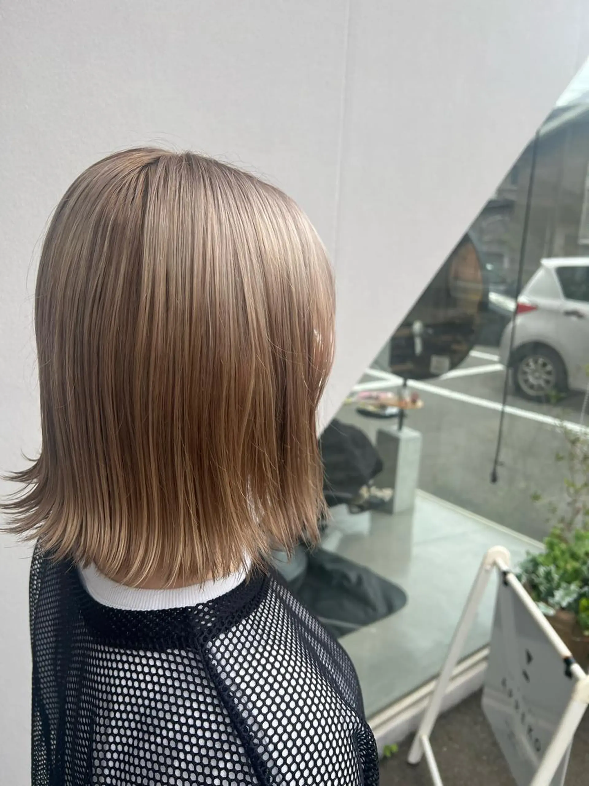 ミディアム カラー ヘアアレンジ ハイトーンカラー カット ヘアカラー APREKO SAYAKAのヘアスタイル