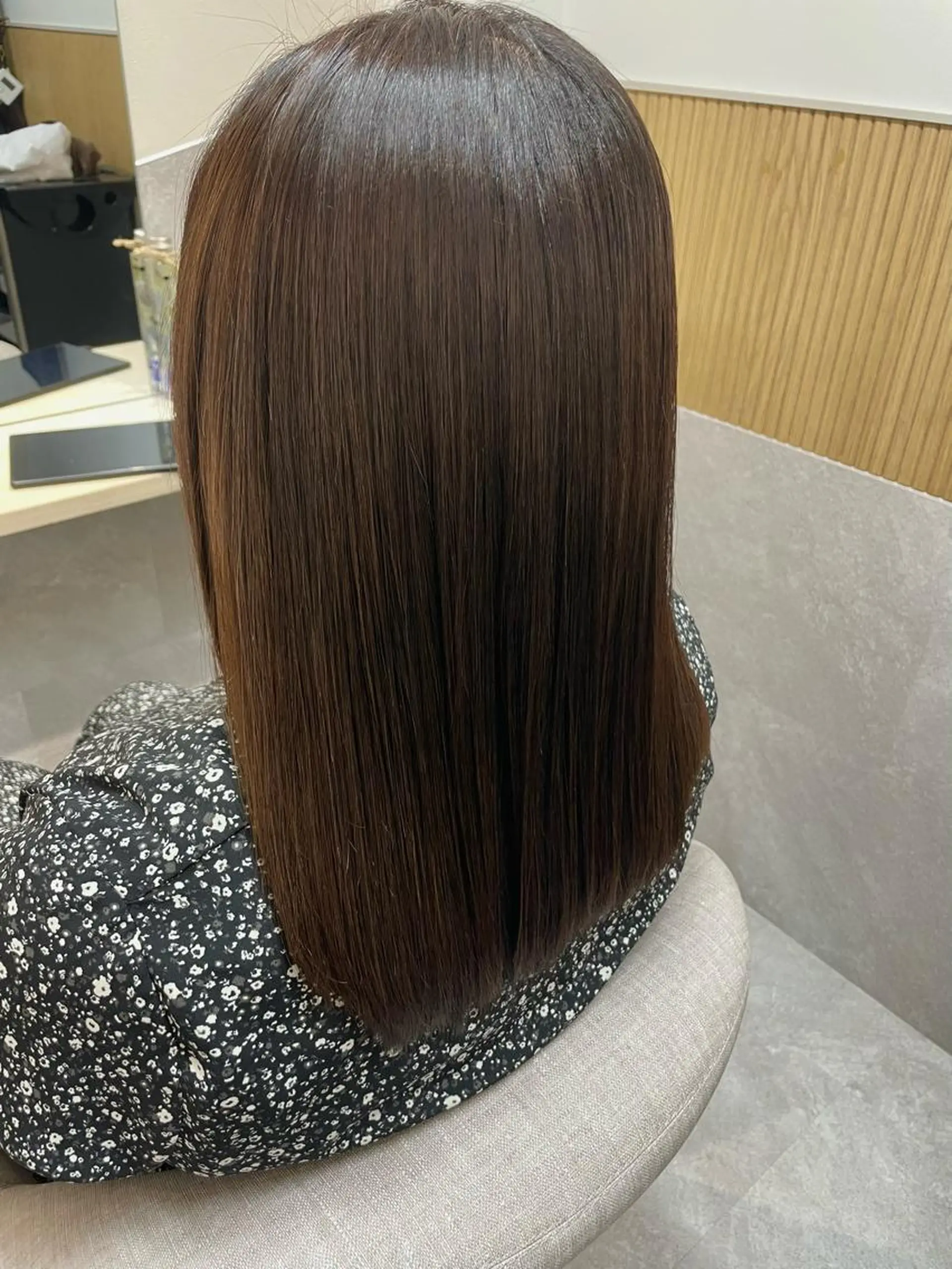 セミロング カラー 髪質改善 縮毛矯正 カット ヘアカラー トリートメント 西 めぐみのヘアスタイル