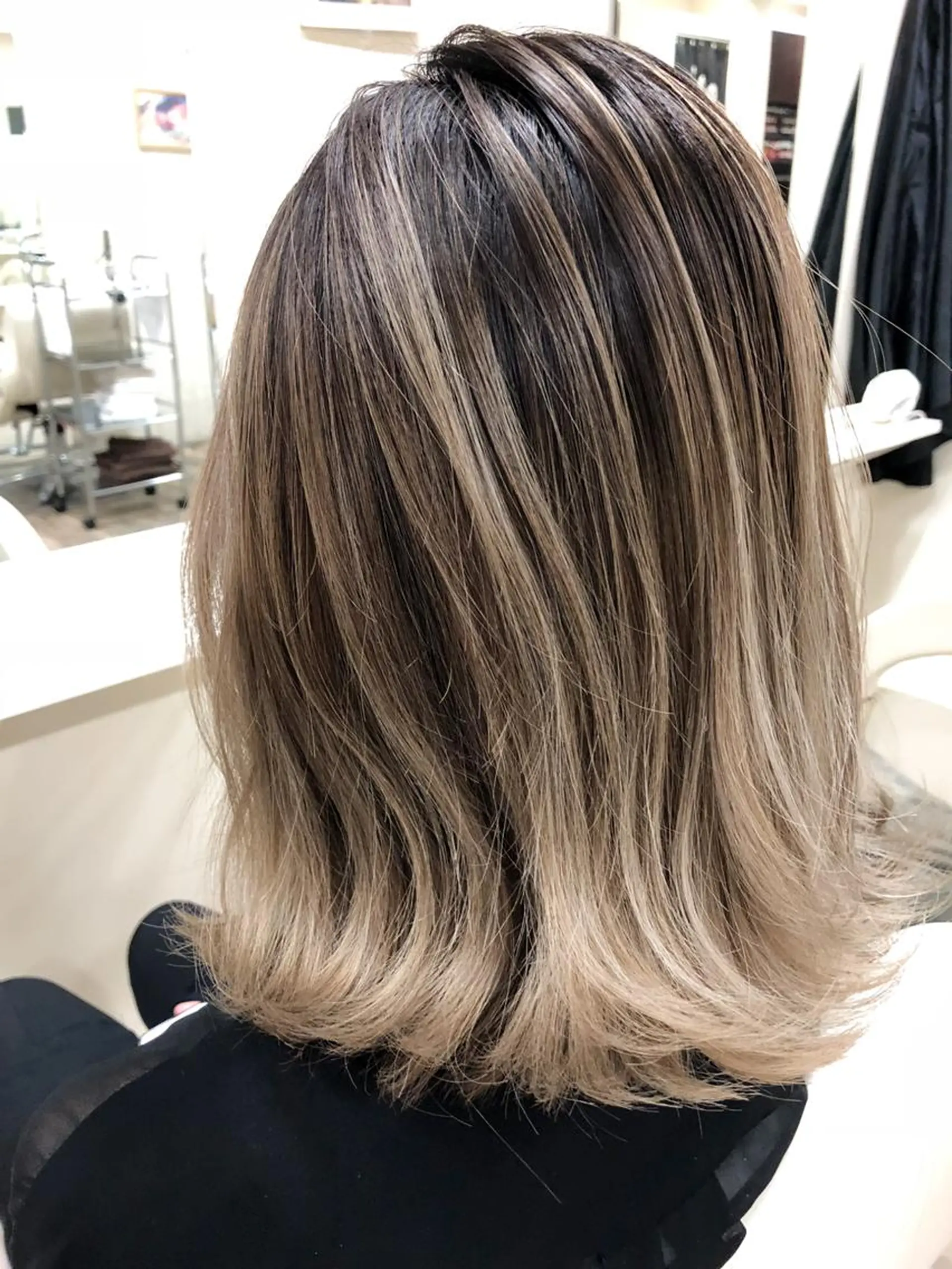 ミディアム カラー グラデーションカラー ハイライトカラー ハイライト WONK. ウォンク 心斎橋のヘアスタイル